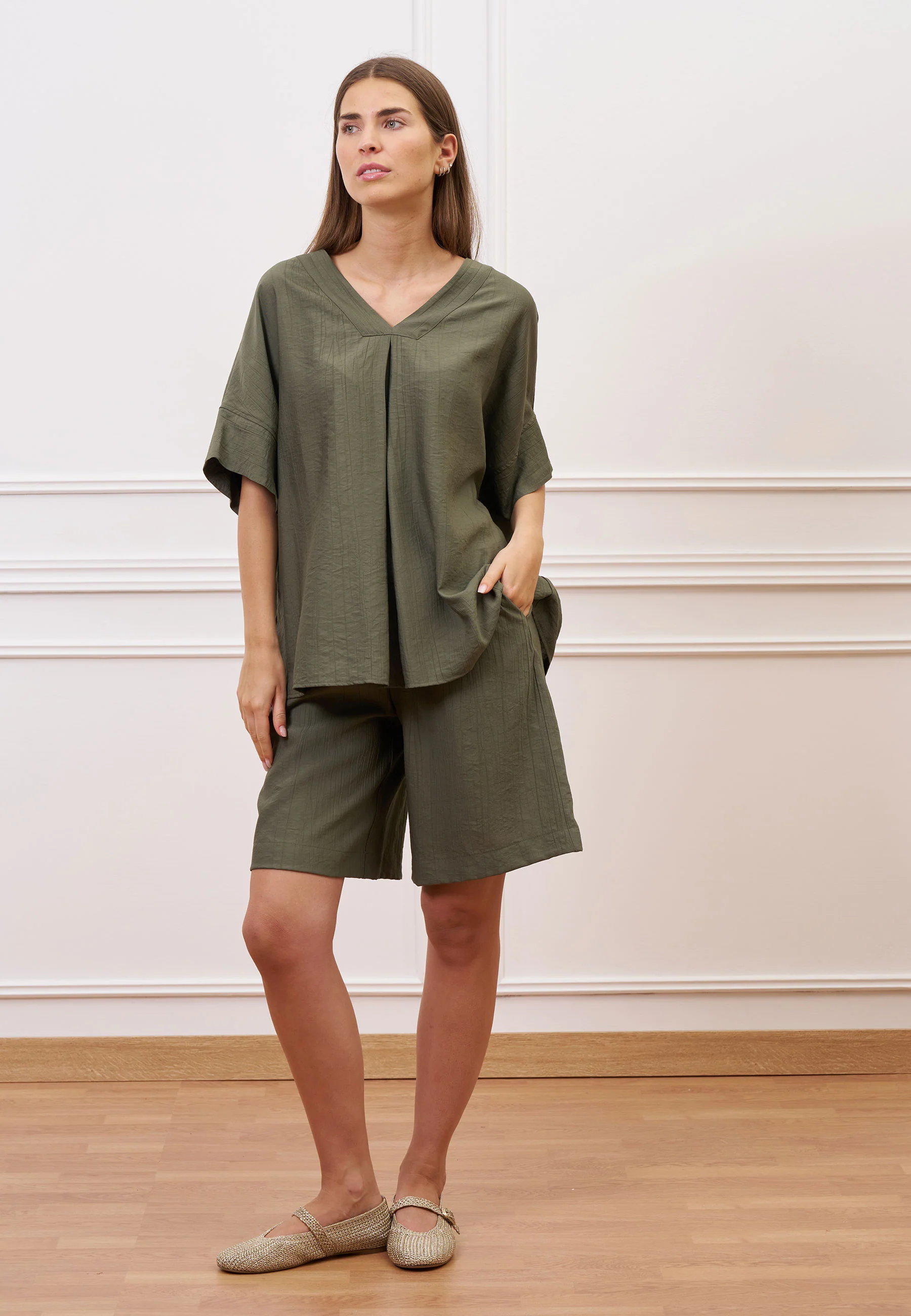 Blusa ampia effetto stropicciato - MILITARE - Image 4