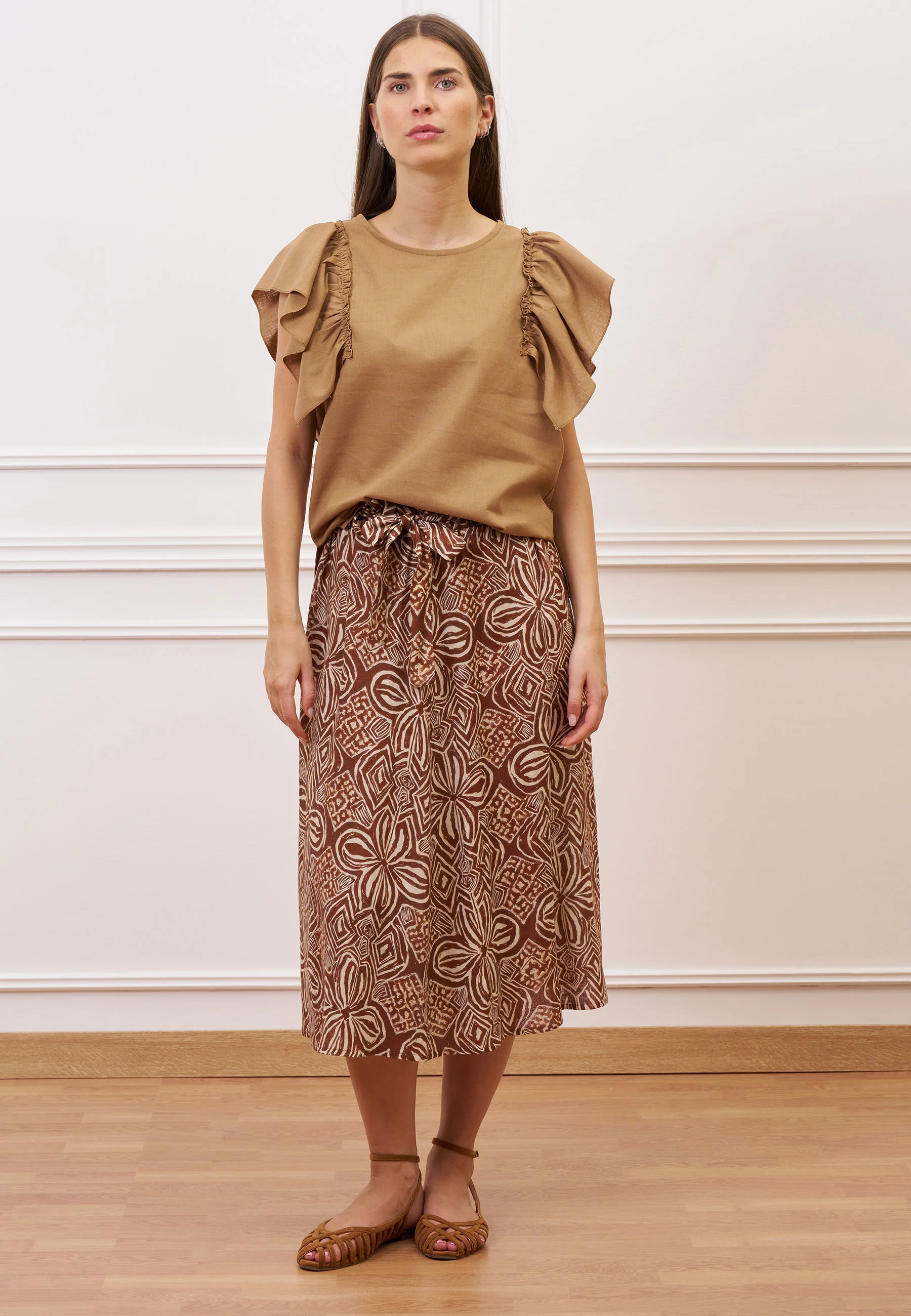 Blusa con maniche arricciate - TABACCO - Image 3