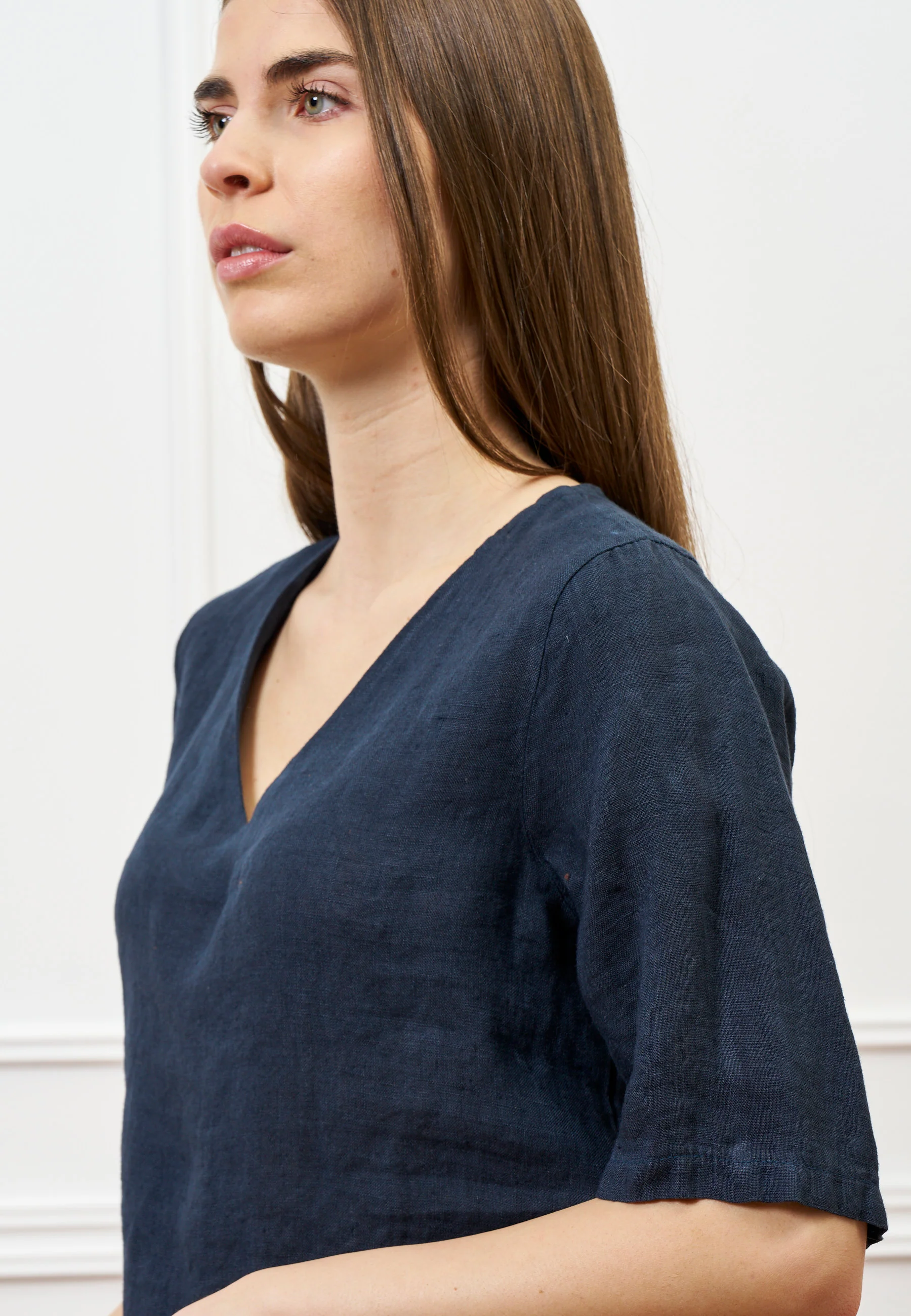 Blusa con scollo a V in lino - BLU - Image 2