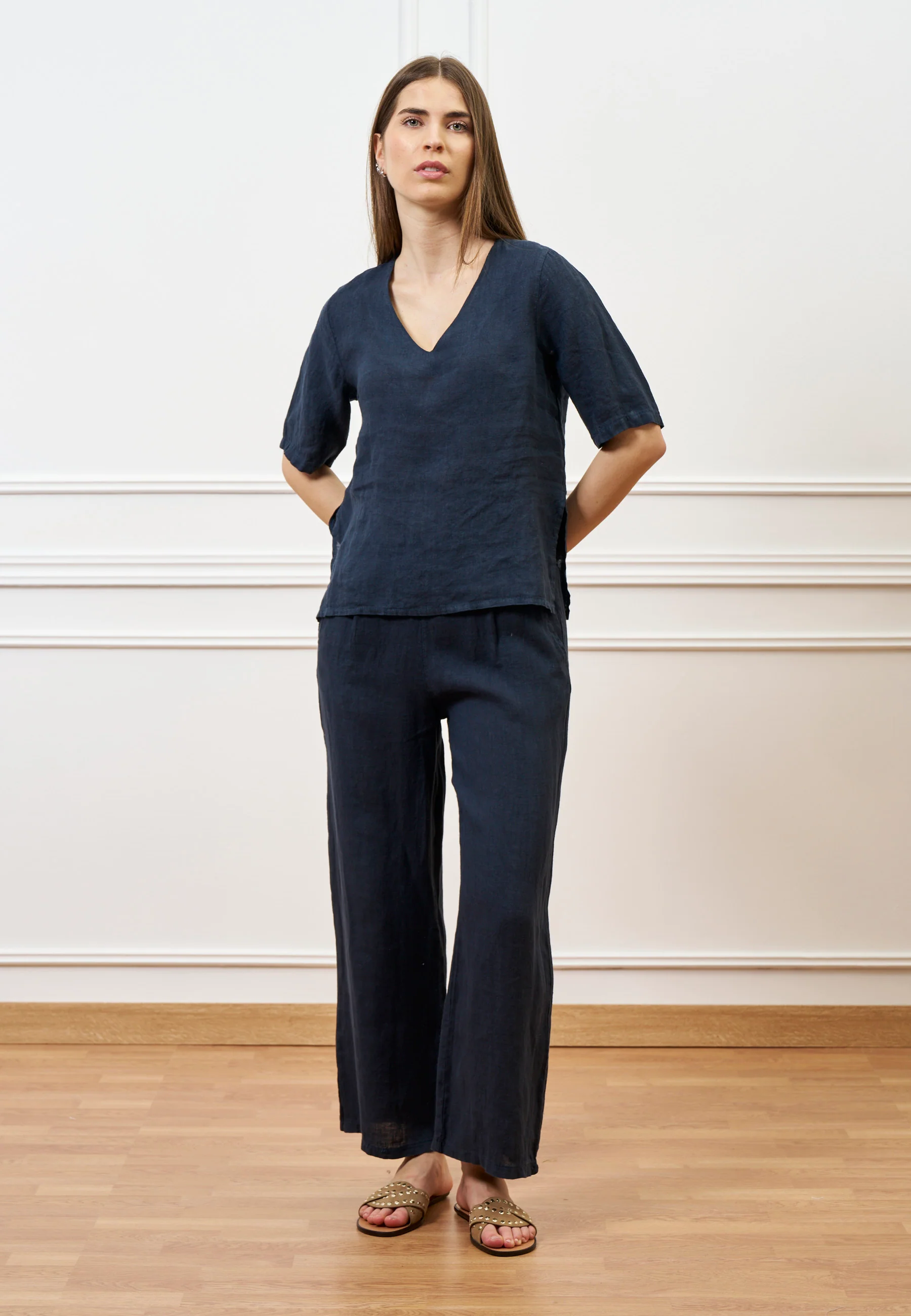 Blusa con scollo a V in lino - BLU - Image 3
