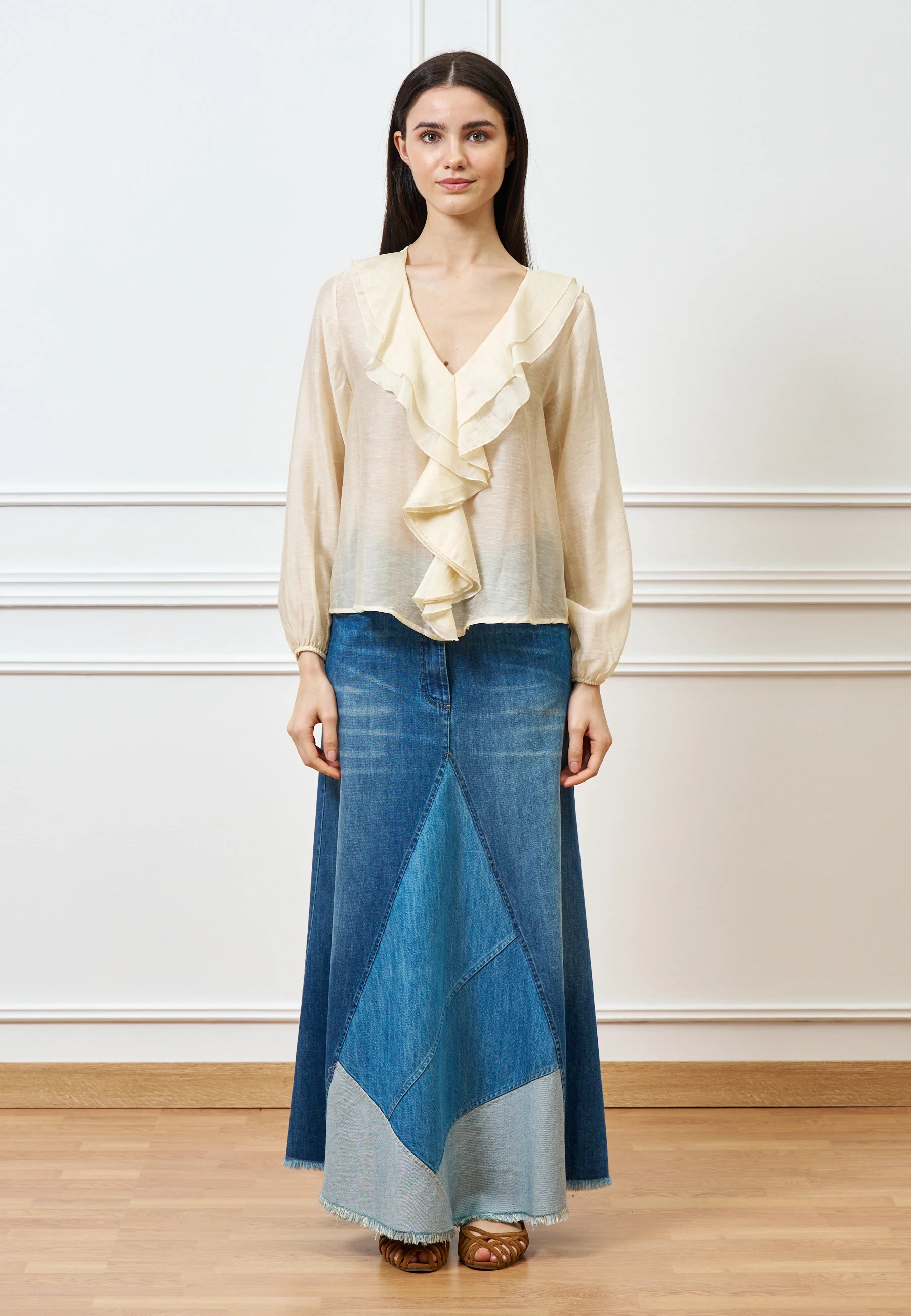 Blusa con volant frontale in mussola - AVORIO - Image 3