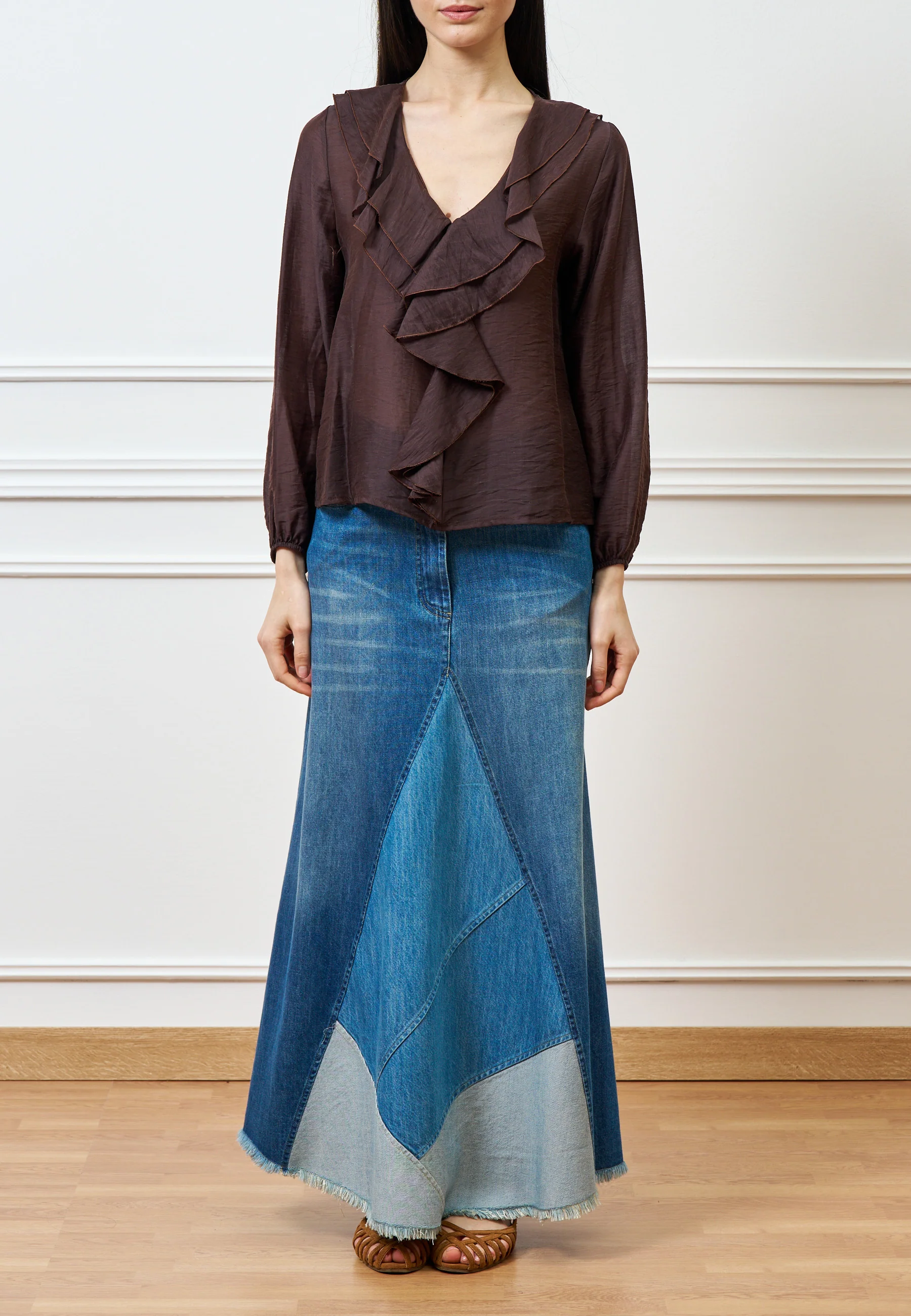 Blusa con volant frontale in mussola - MARRONE - Image 4