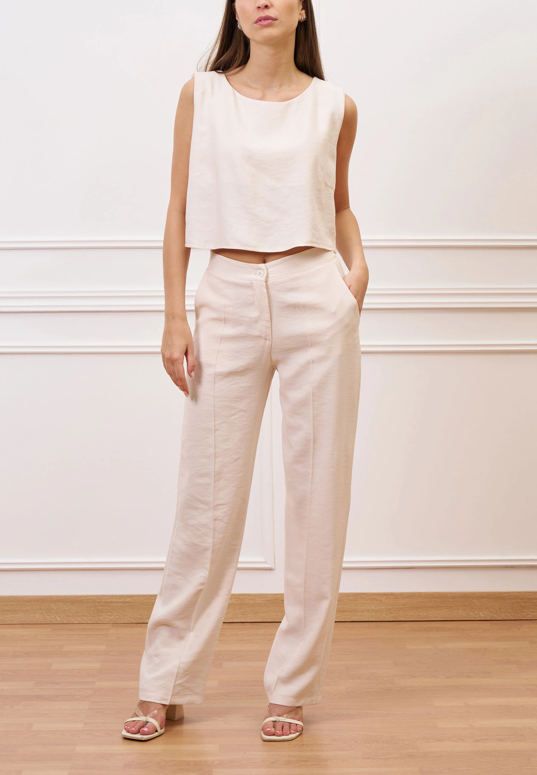 Blusa crop smanicata in viscosa - AVORIO - Image 11