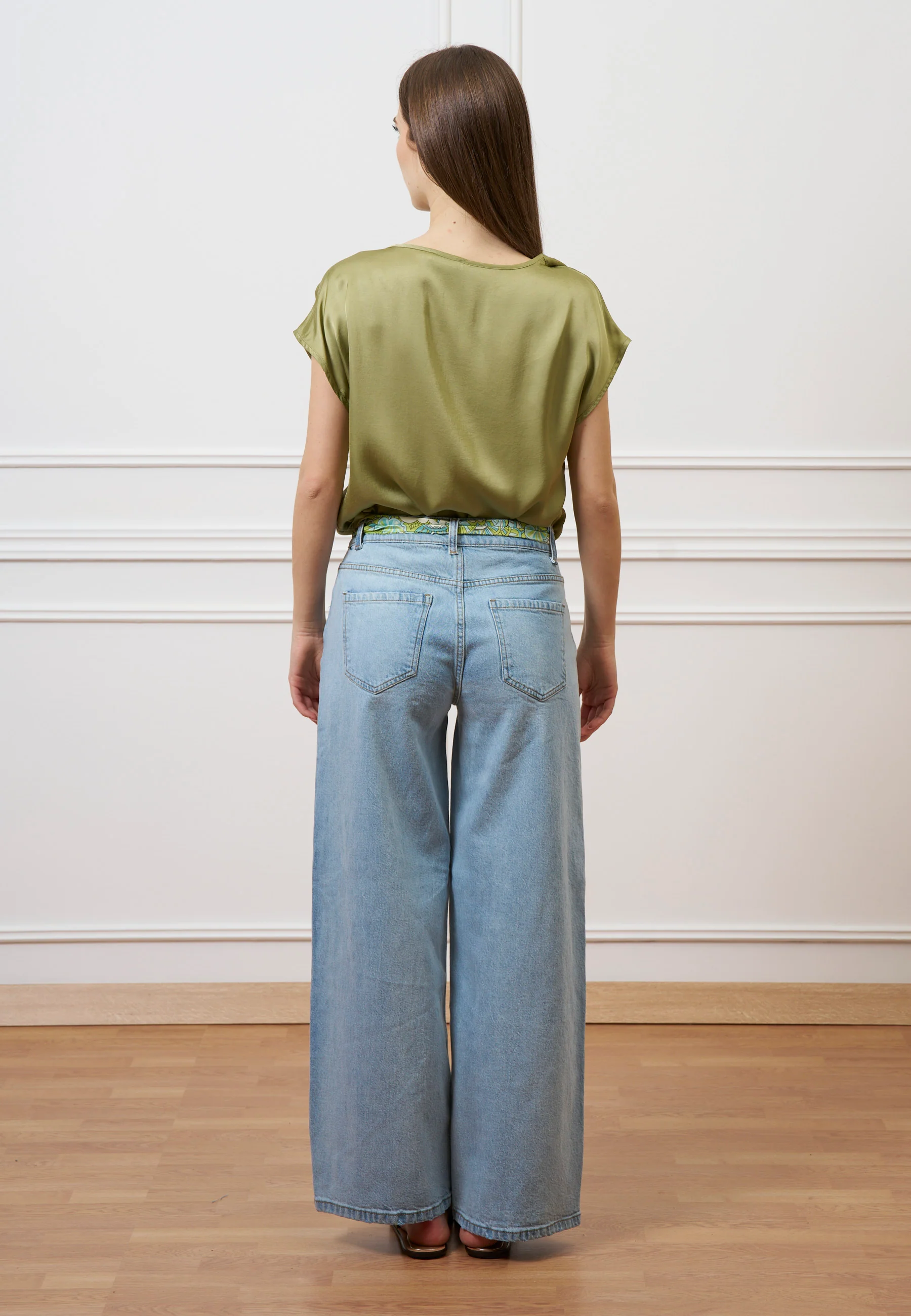 Blusa in raso a maniche corte - SALVIA - Image 5