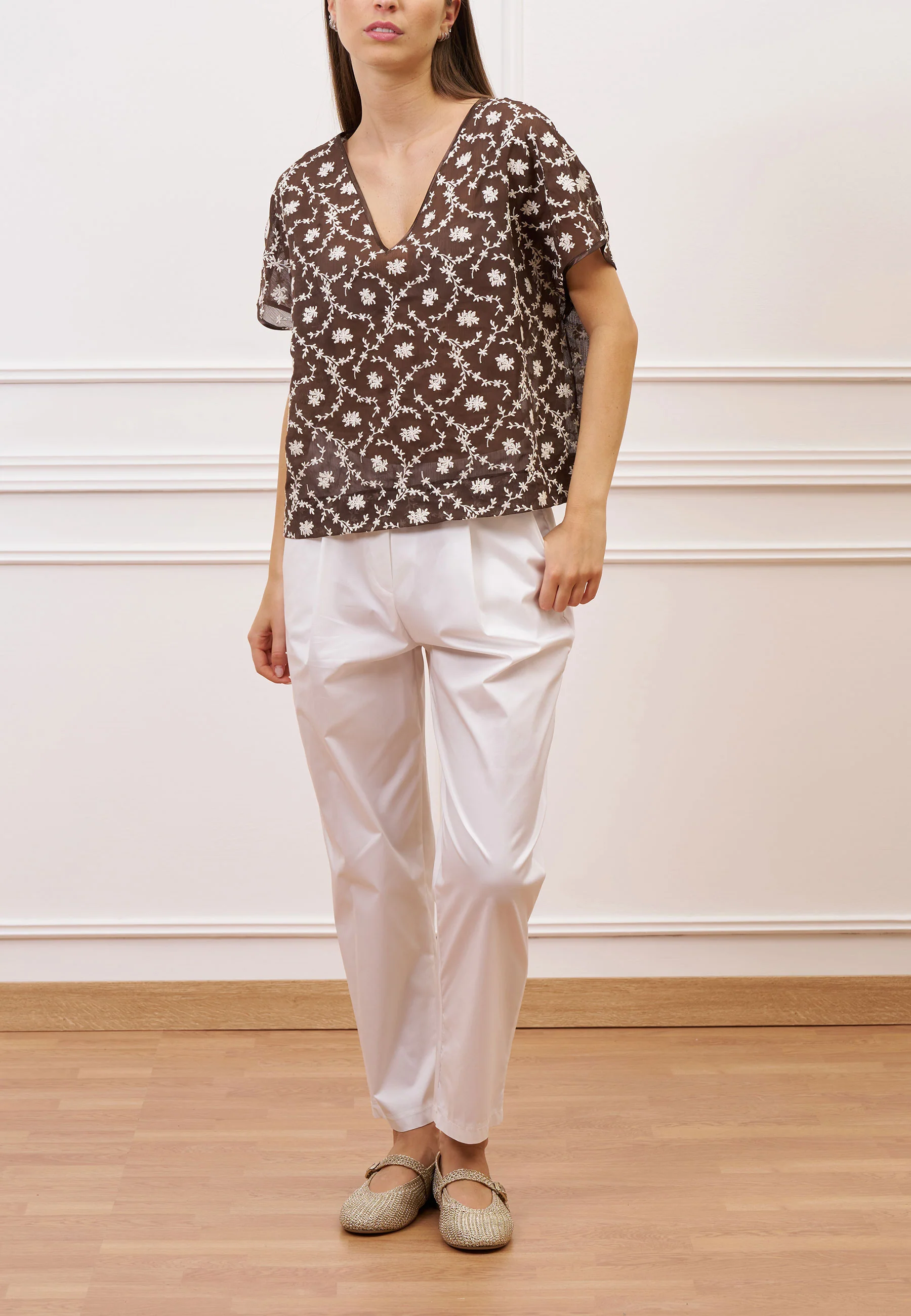 Blusa scollo a v con fiori ricamati - MARRONE - Image 2