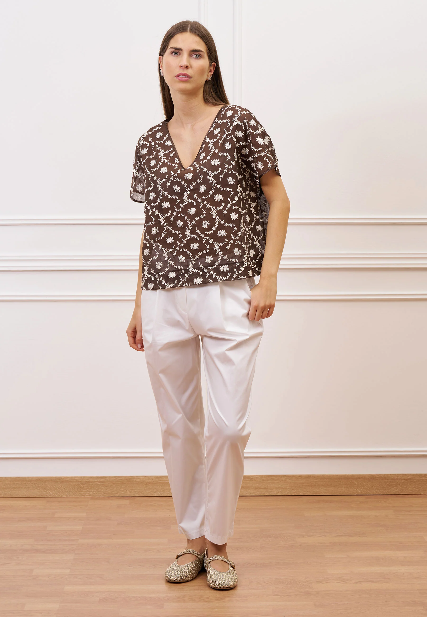 Blusa scollo a v con fiori ricamati - MARRONE - Image 3