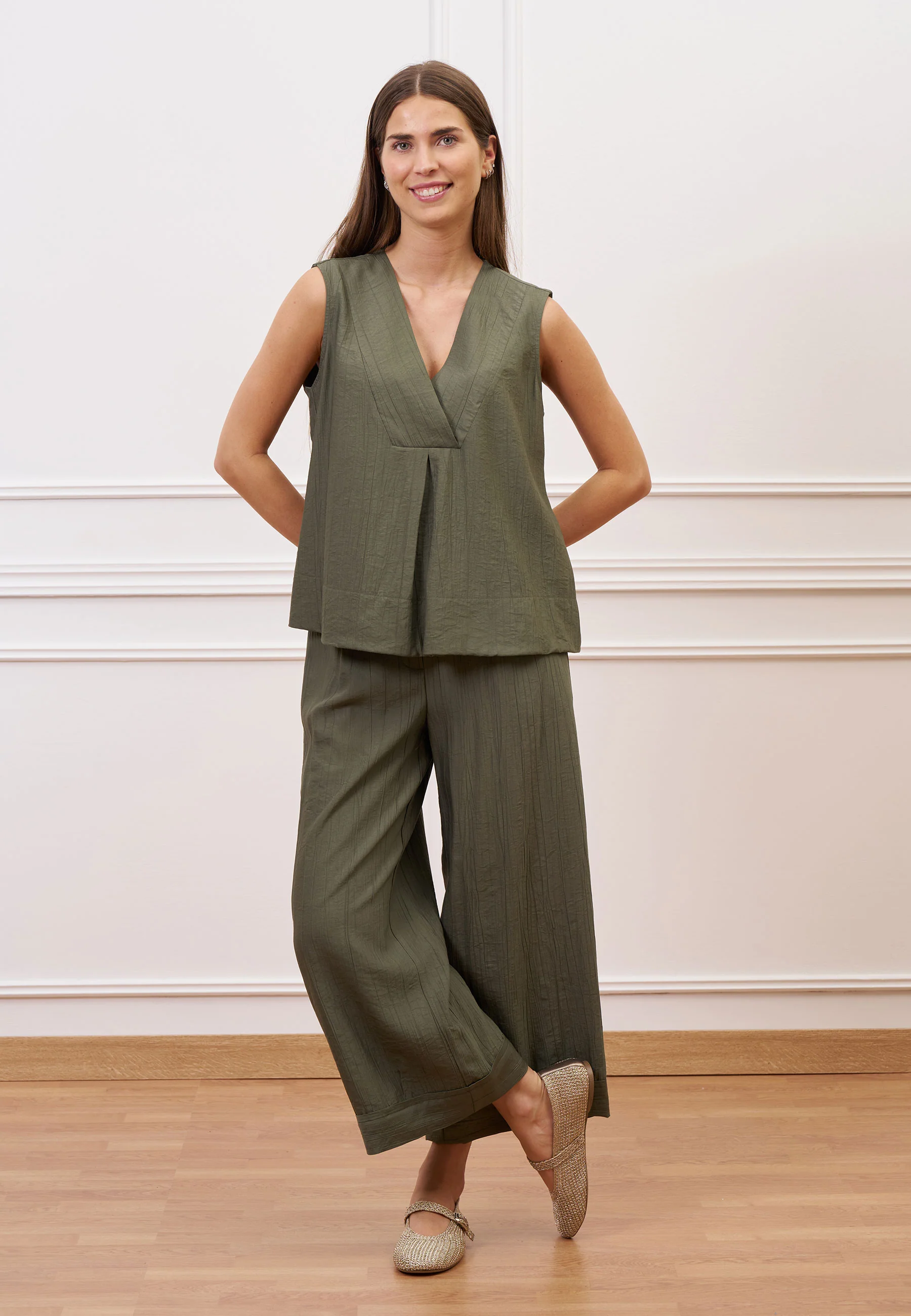Blusa smanicata effetto stropicciato - MILITARE - Image 4