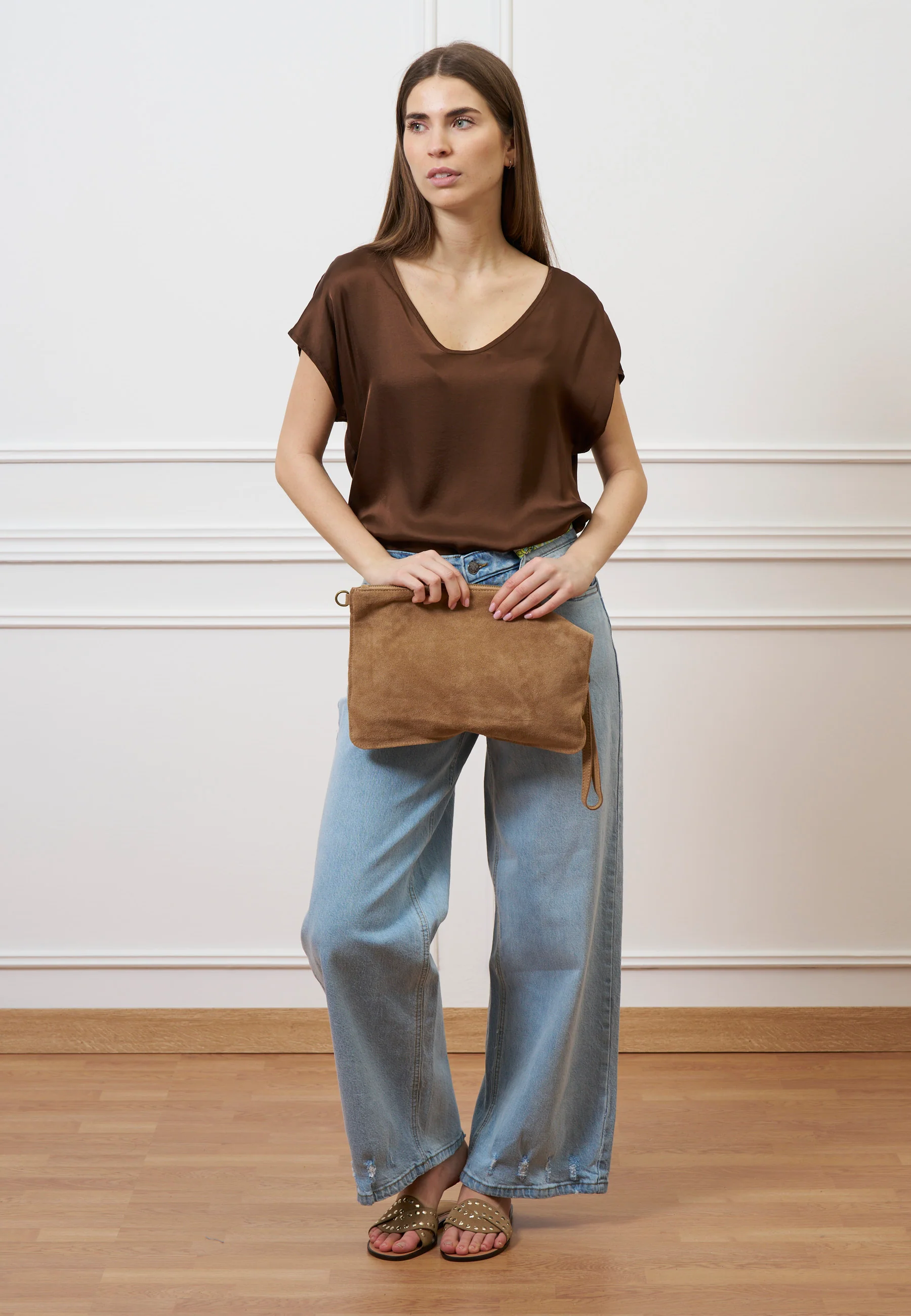 Borsa pochette in camoscio con manicotto - BEIGE - Image 5