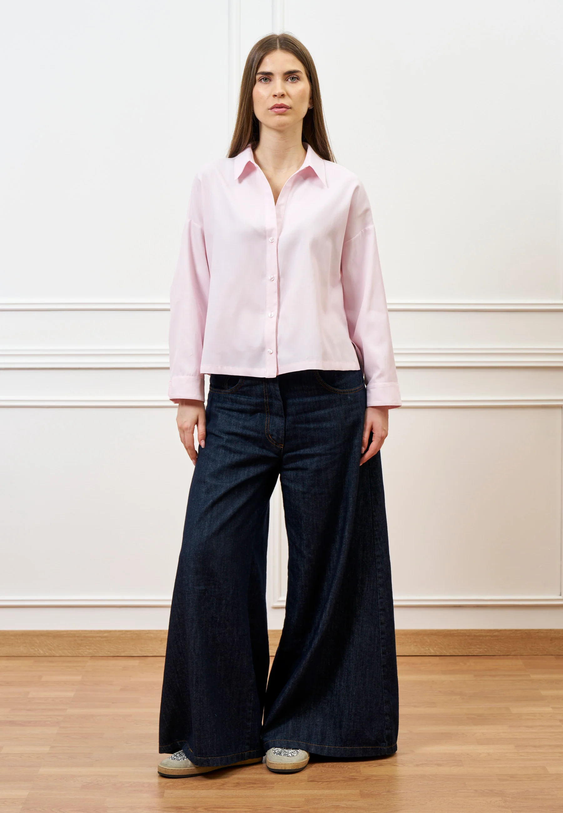 Camicia con scollo a V e spacchetti - ROSA - Image 4