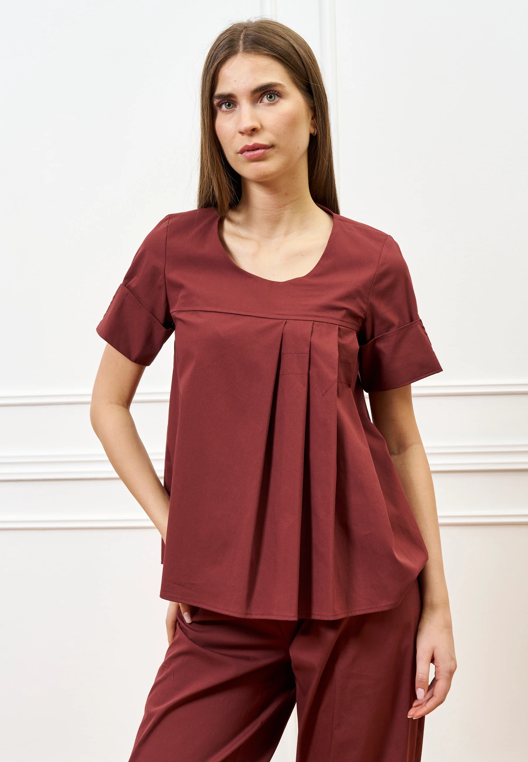 Camicia girocollo con pieghe laterali - MARRONE