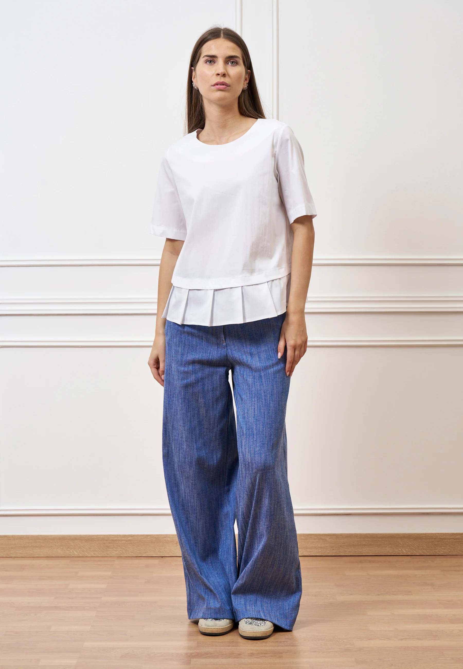 Camicia girocollo con pieghe sul fondo - BIANCO - Image 3