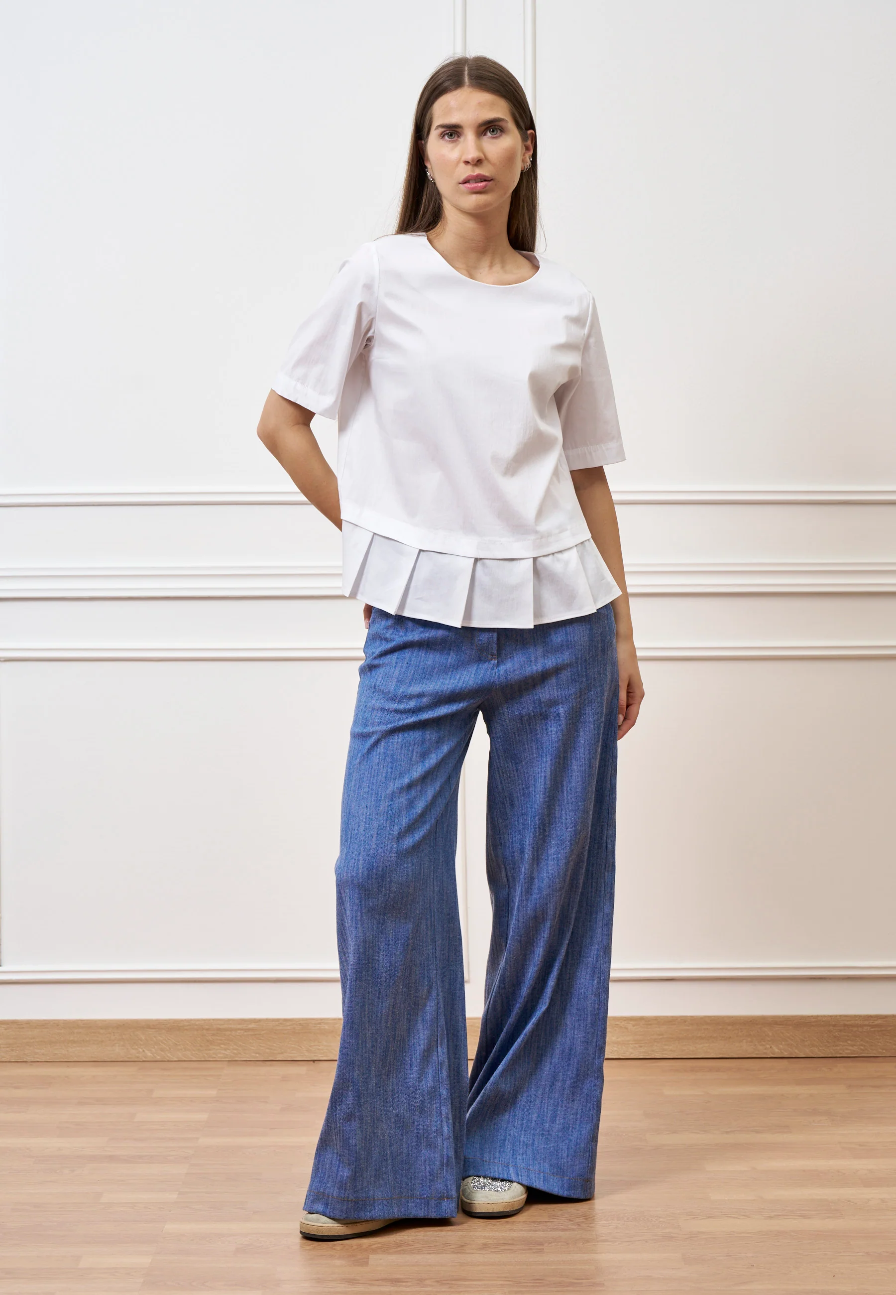 Camicia girocollo con pieghe sul fondo - BIANCO - Image 4