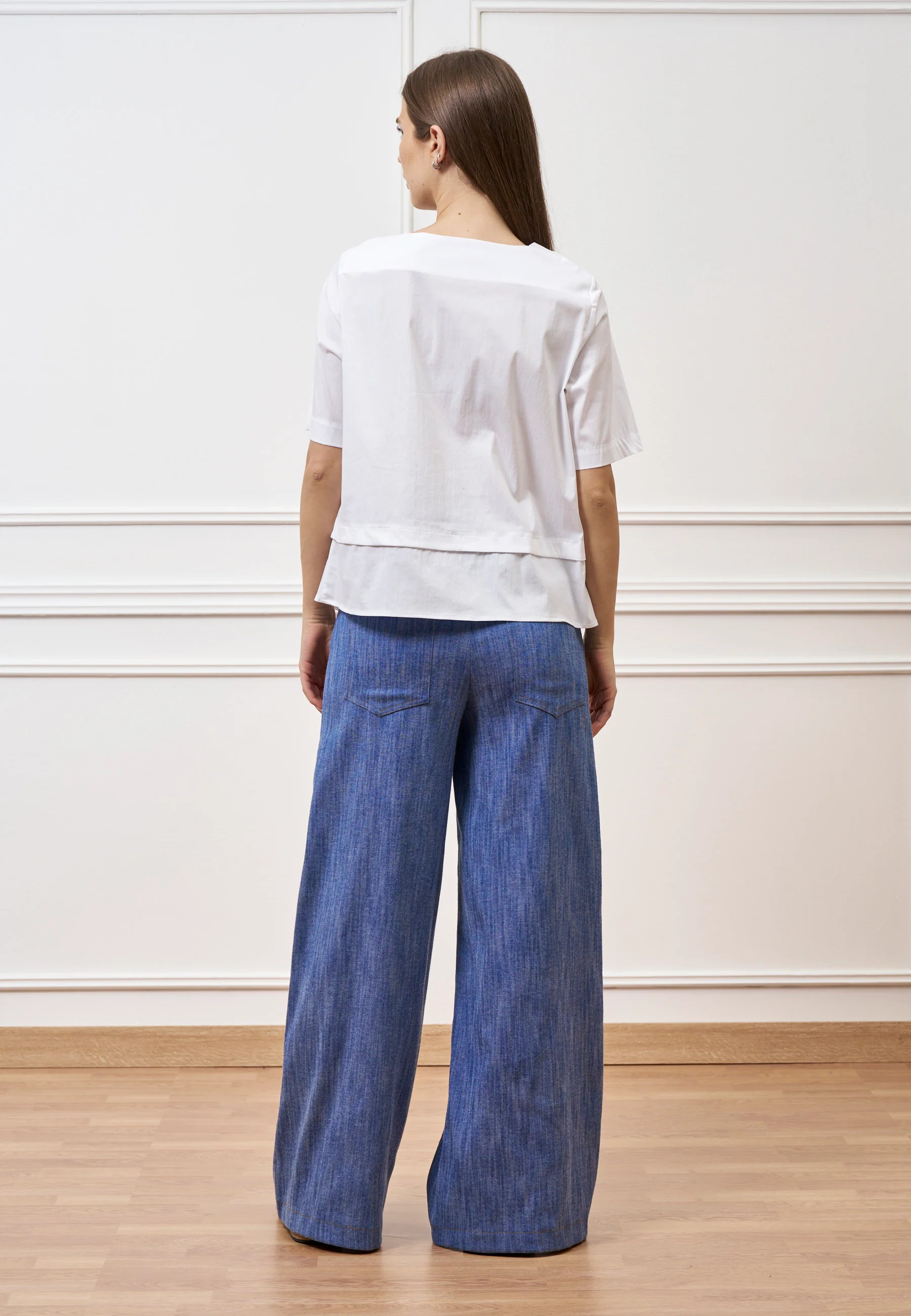 Camicia girocollo con pieghe sul fondo - BIANCO - Image 5