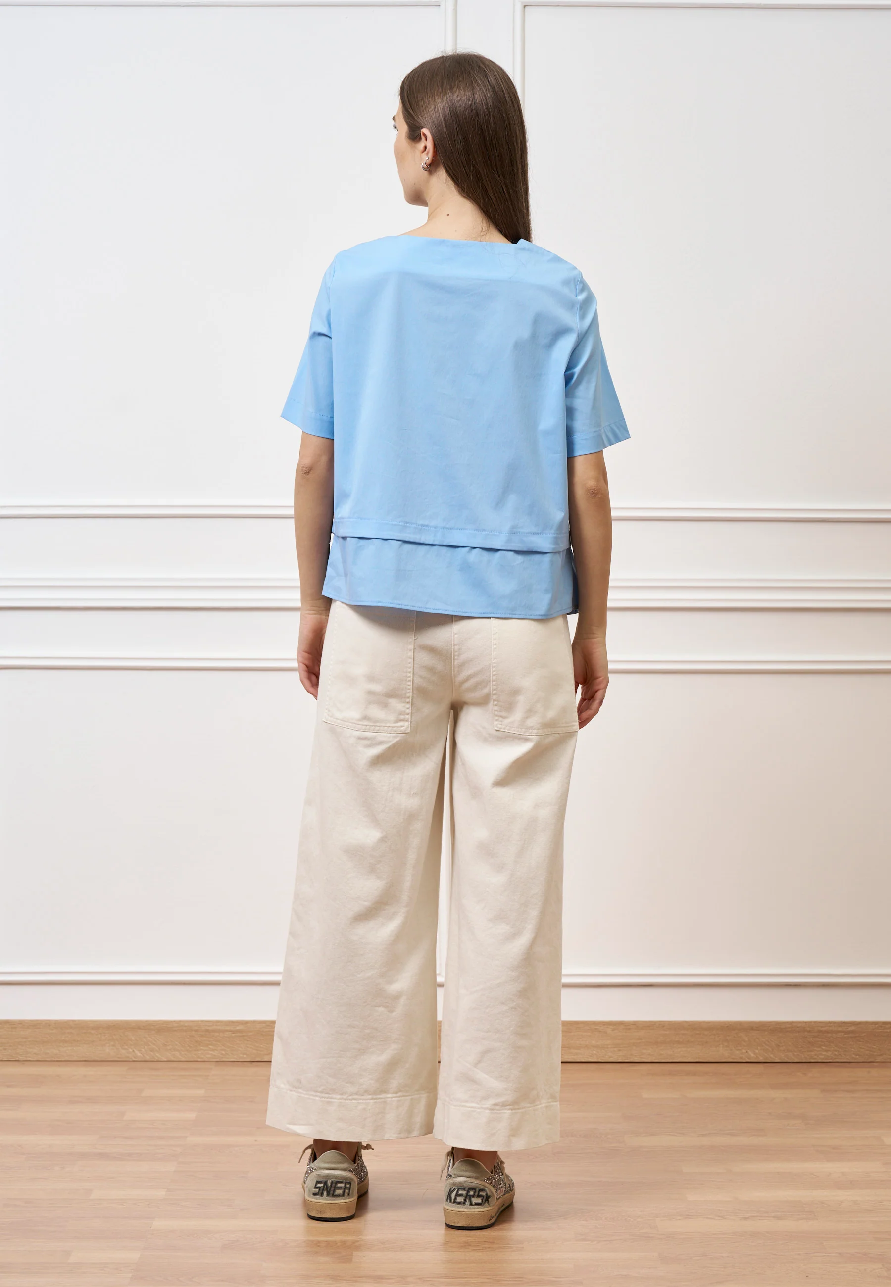 Camicia girocollo con pieghe sul fondo - CELESTE - Image 5