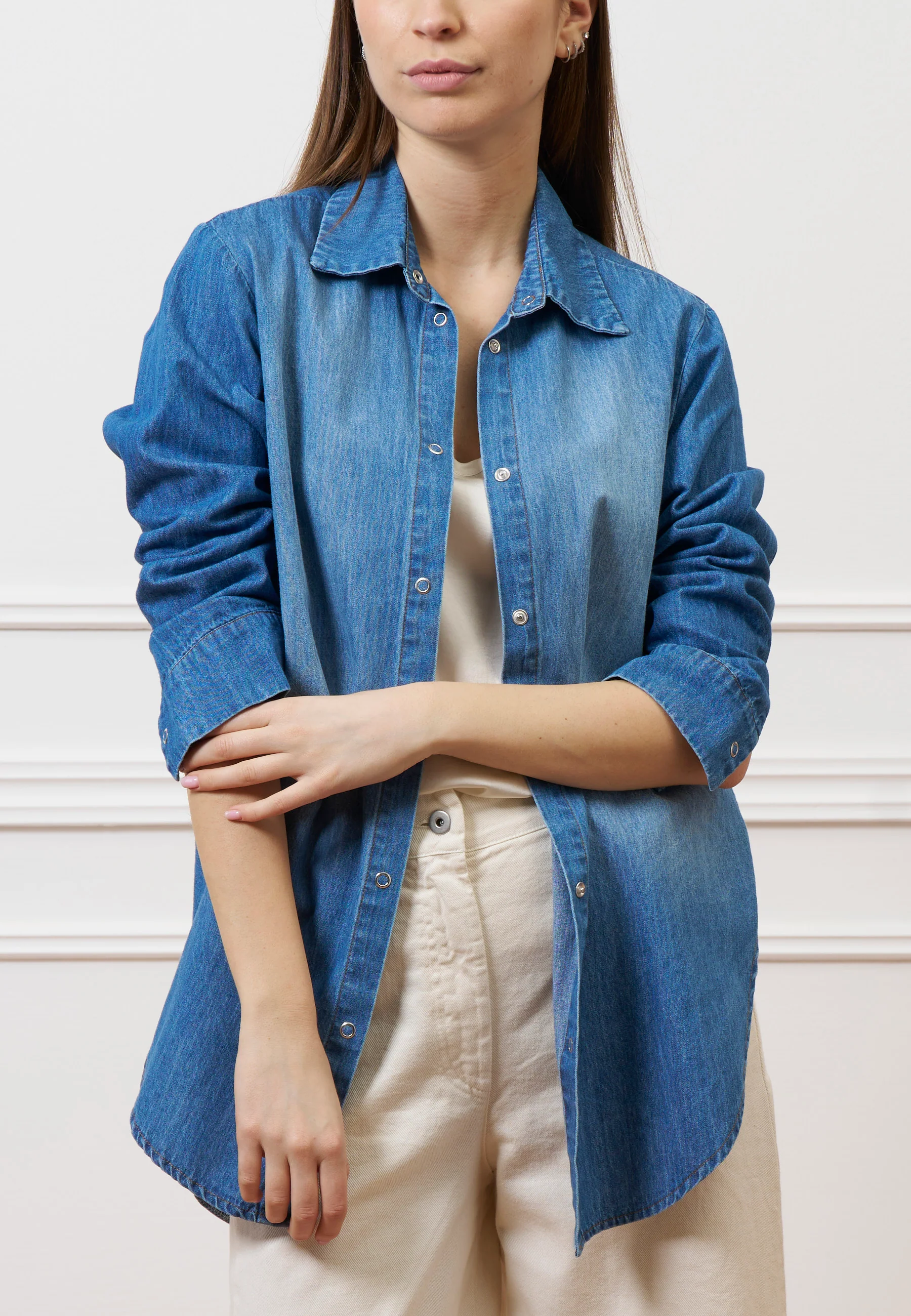 Camicia in denim con spacco sul retro - BLU - Image 2