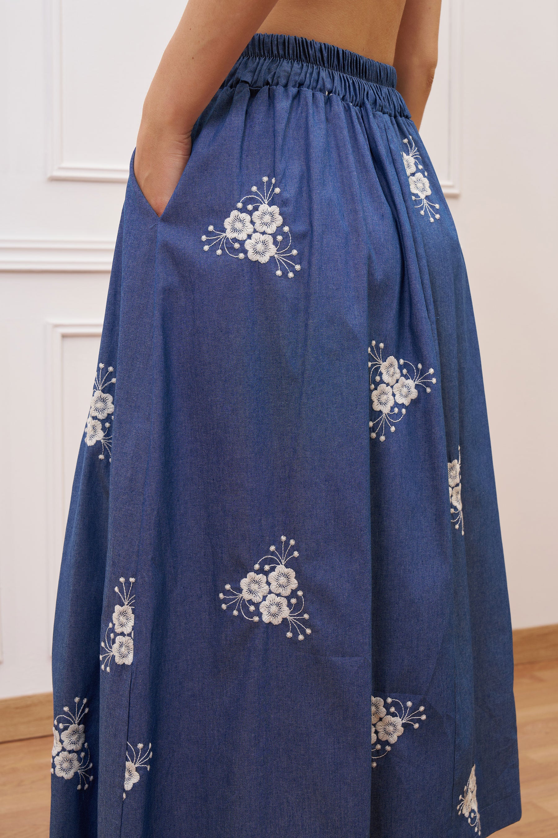 Gonna midi in chambray ricamato - BLU - Image 6