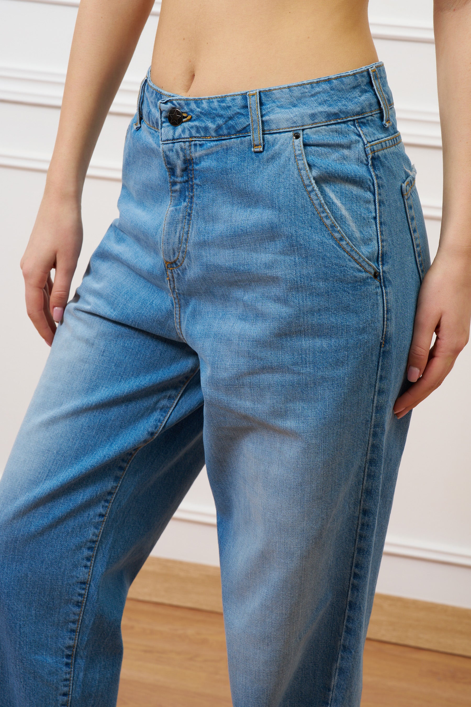 Jeans balloon con rotture sul fondo - JEANS - Image 3