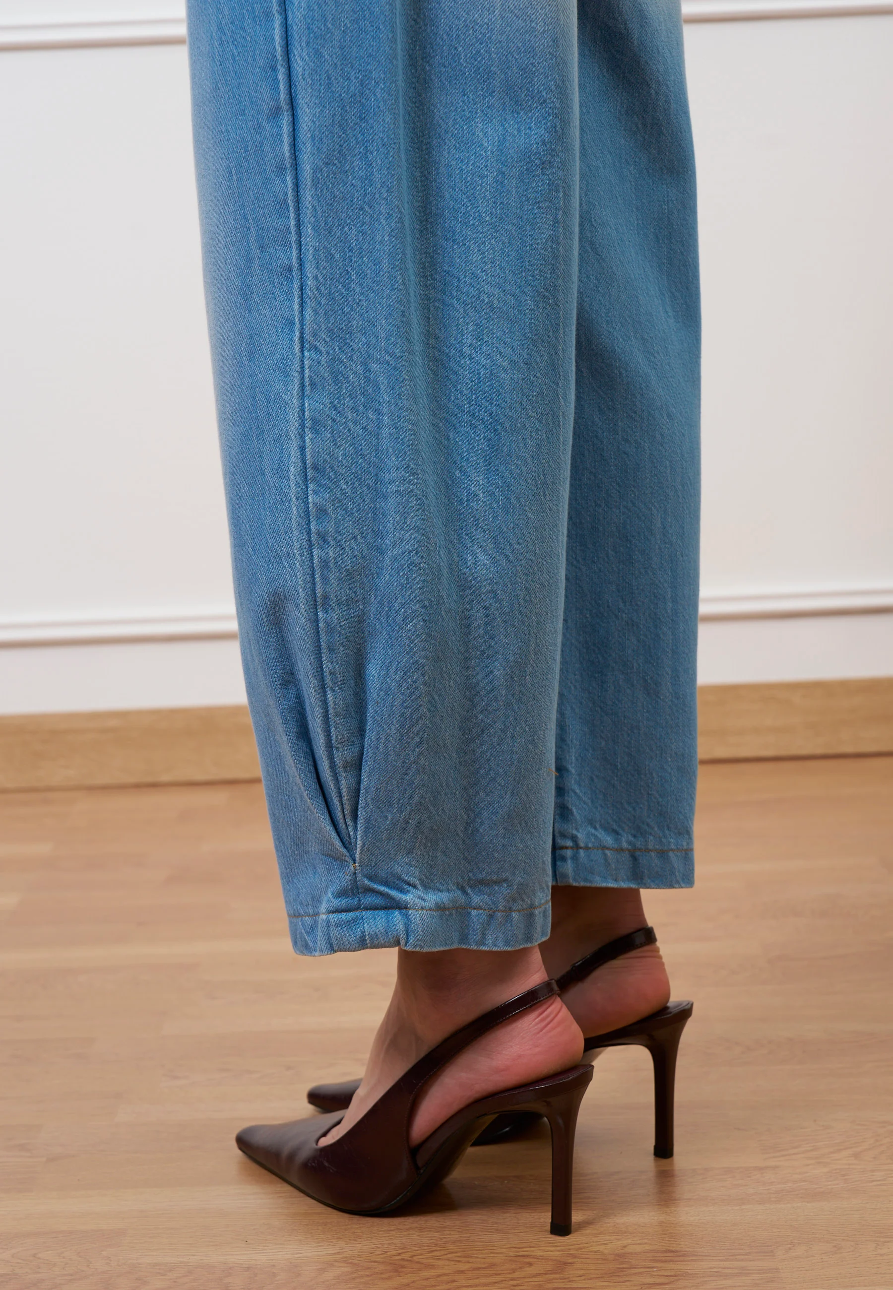Jeans con elastico in vita - BLU - Image 7
