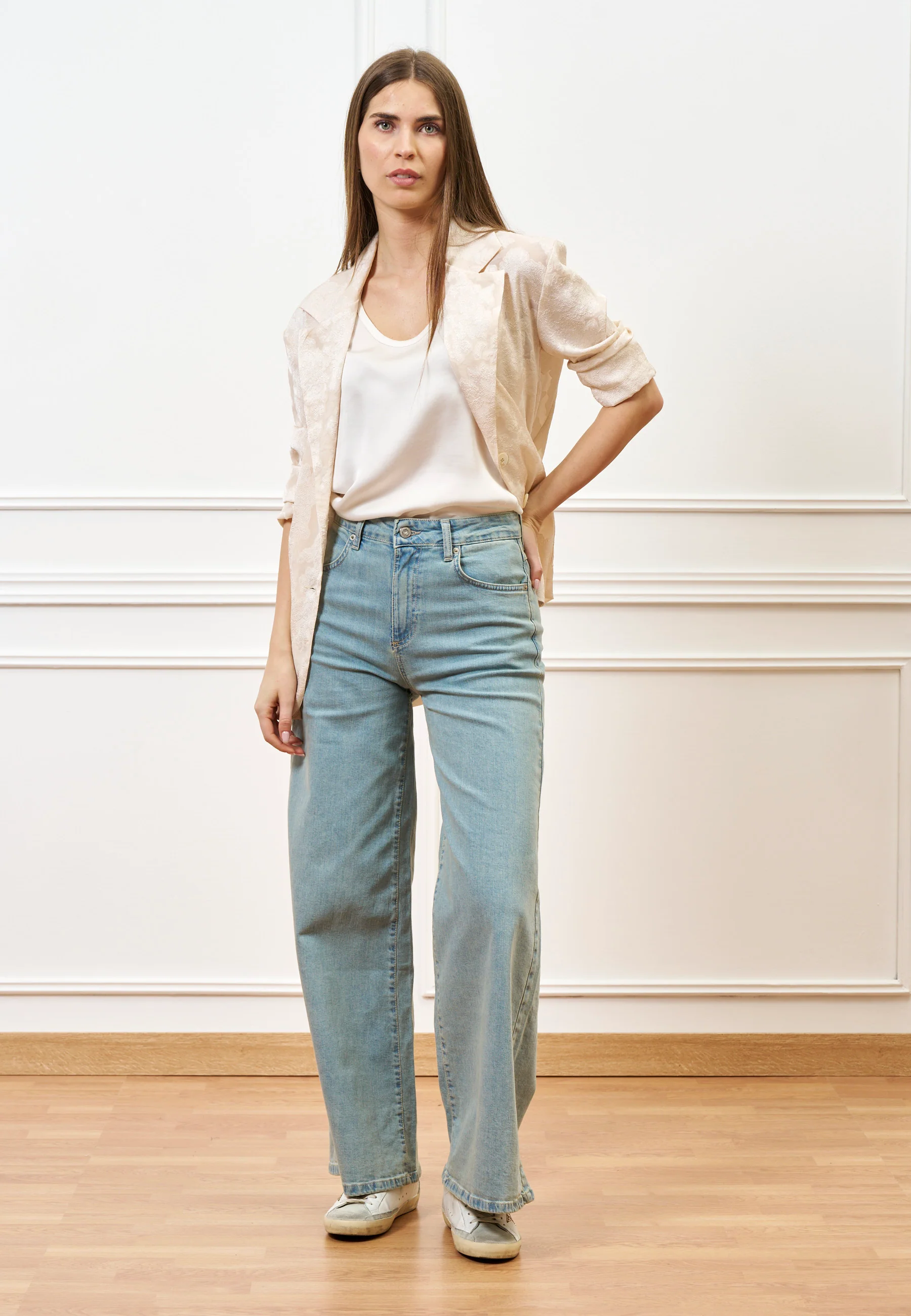 Jeans con gamba ampia a vita alta - JEANS - Image 8