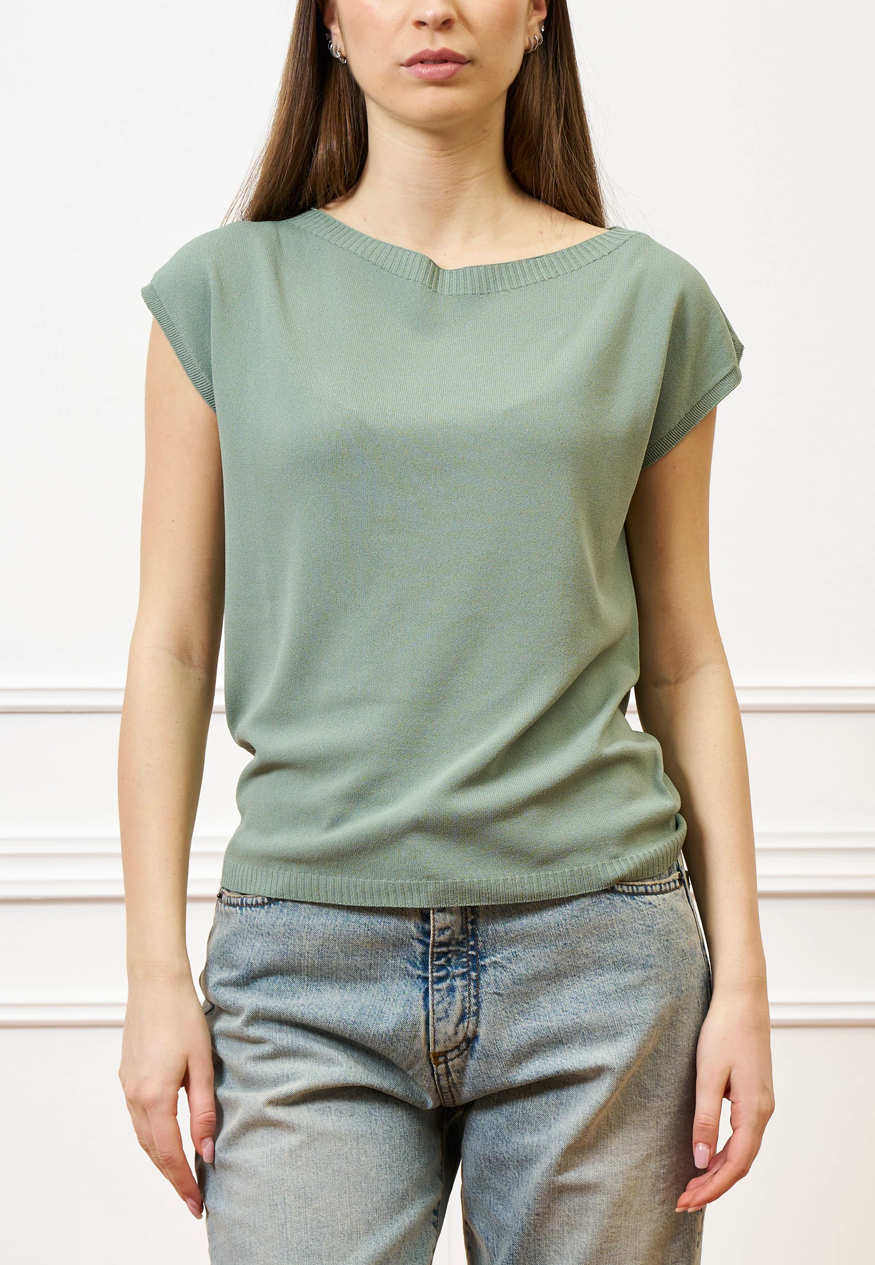 Maglia con scollo a barca smanicata - MILITARE