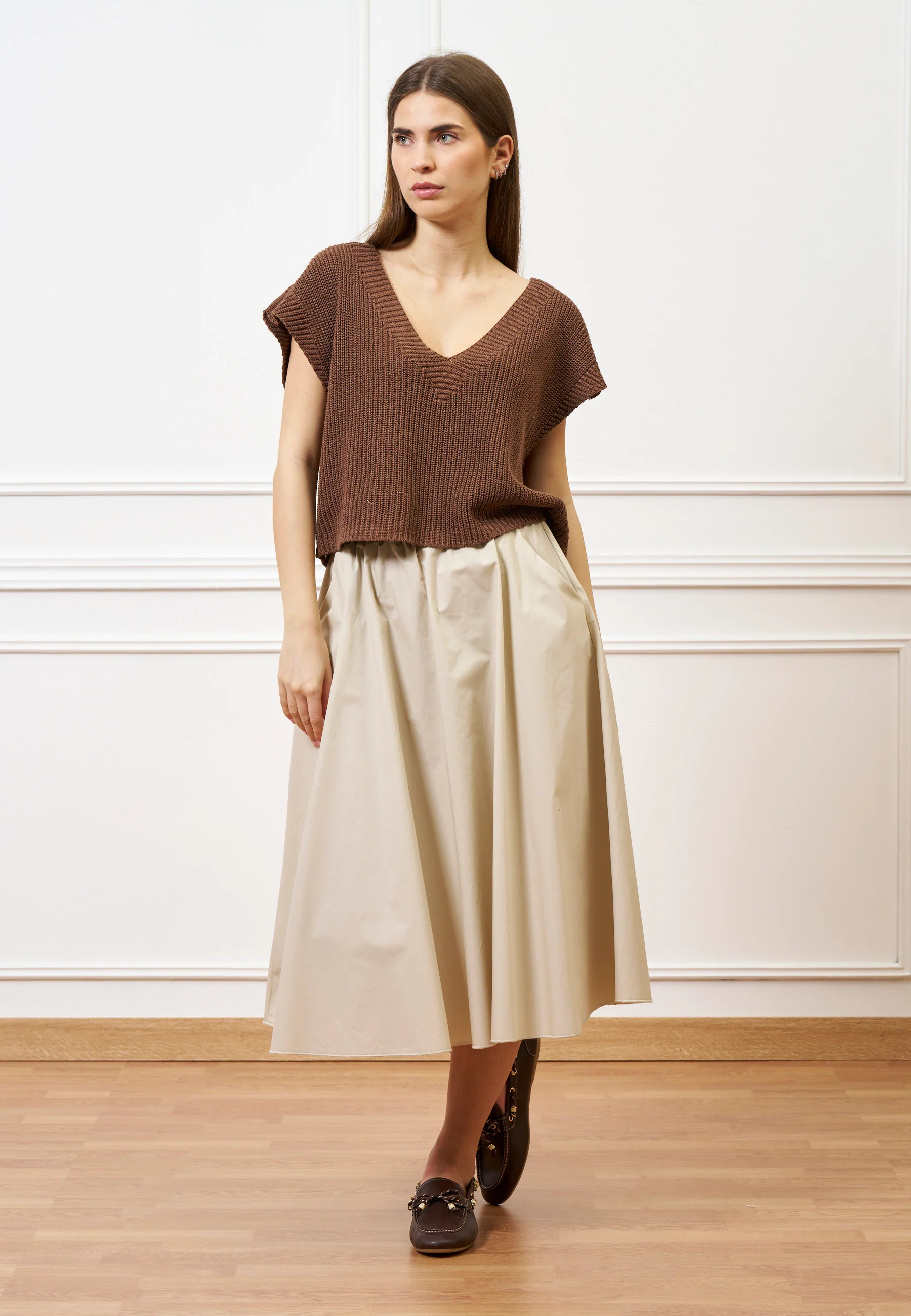 Maglia gilet con scollo profondo - MARRONE - Image 4