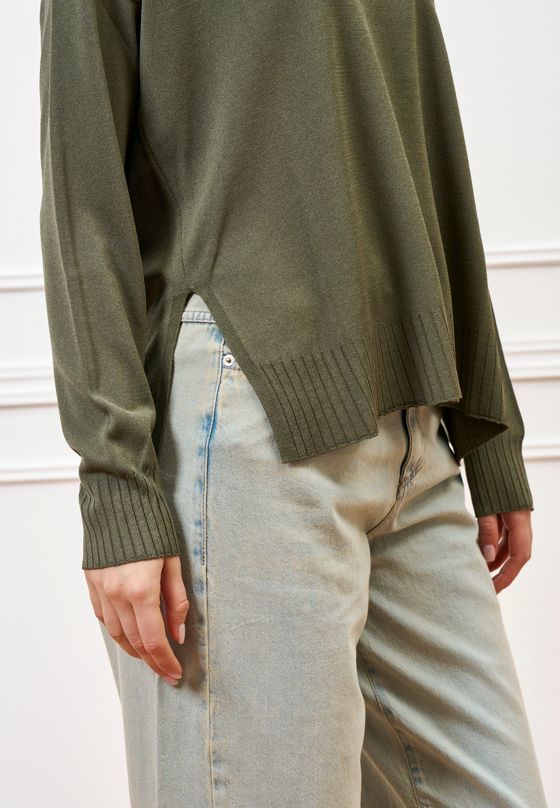 Maglia in viscosa con spacchi - MILITARE - Image 4