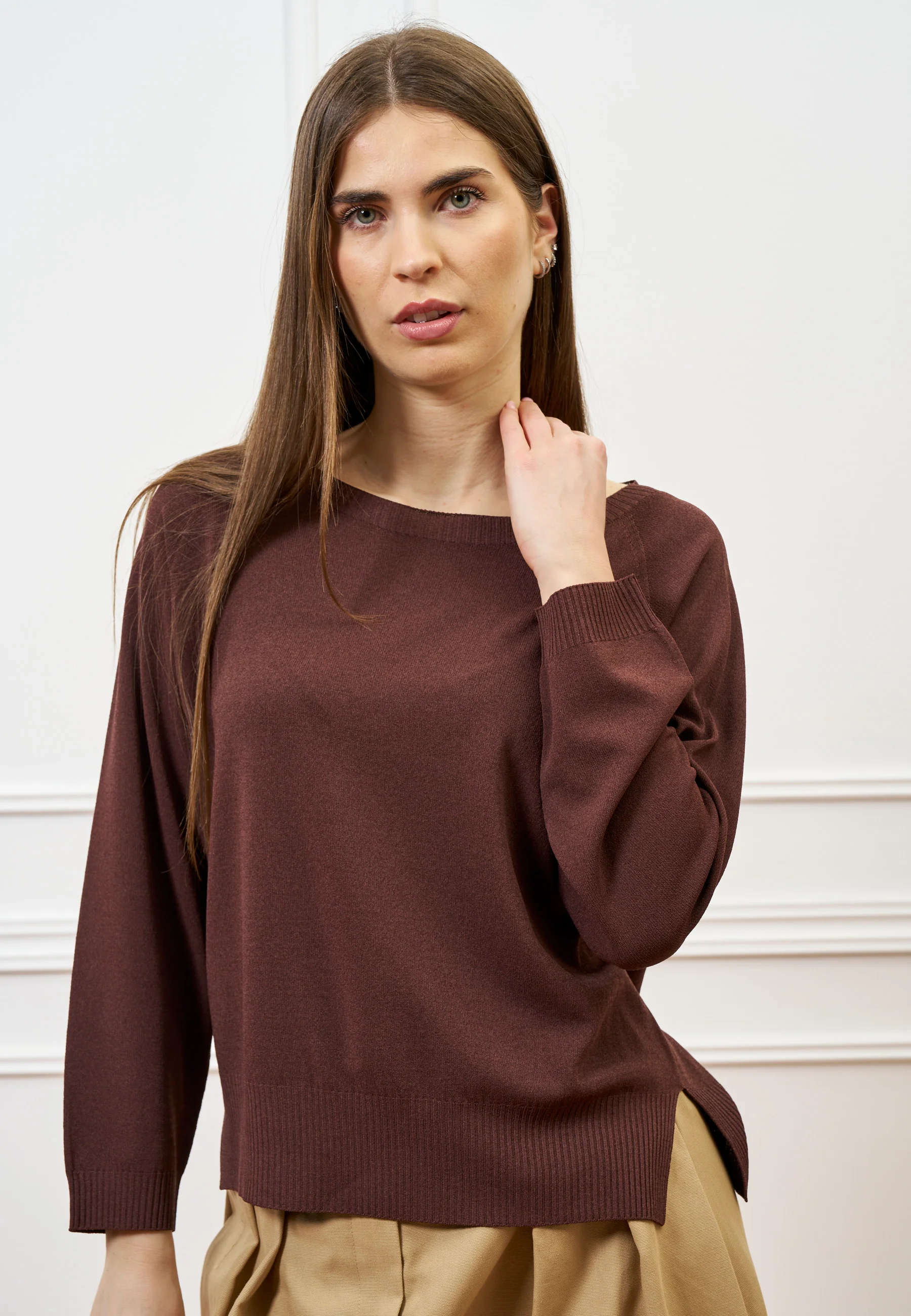 Maglia rasata con scollo a barca - MARRONE - Image 2