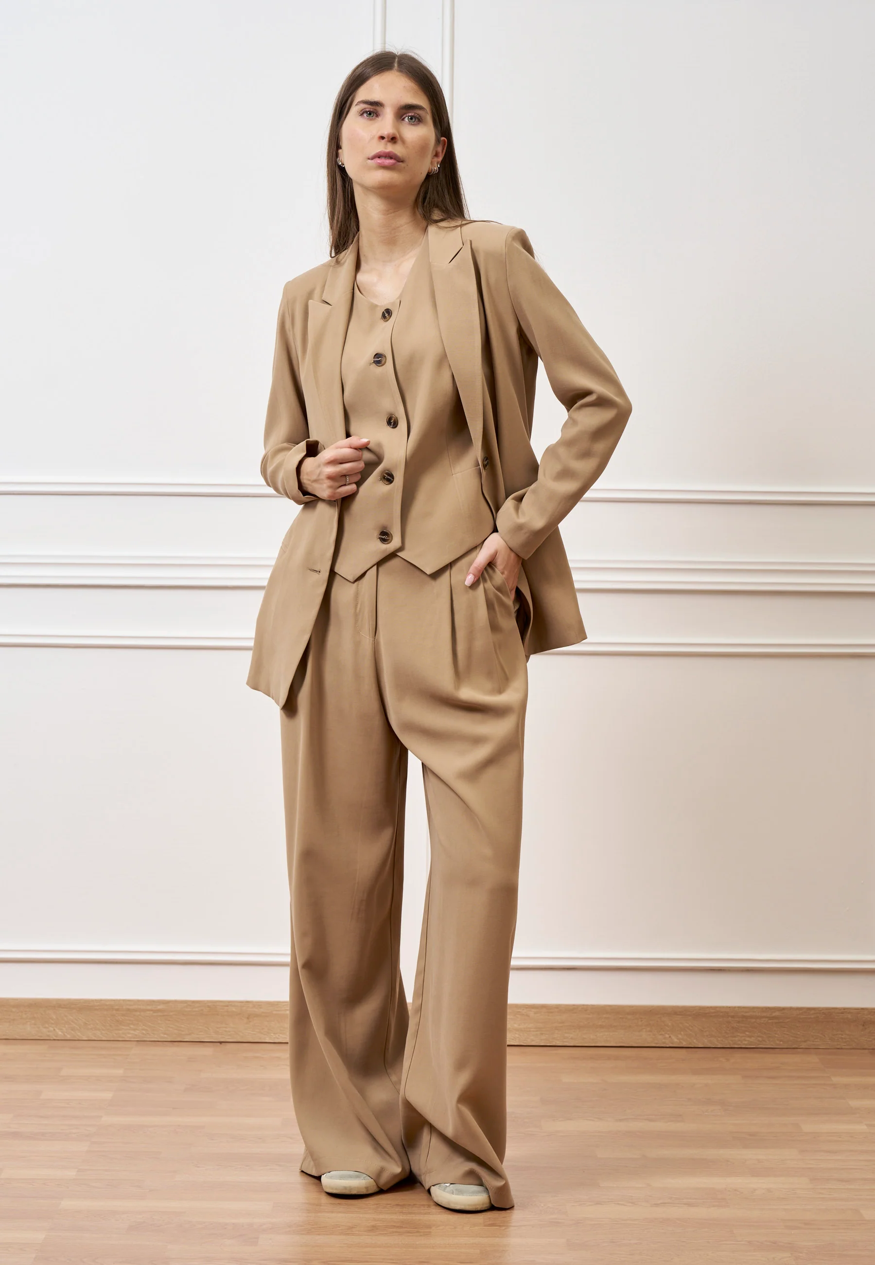 Pantalone ampio con pinces - CAMMELLO - Image 7