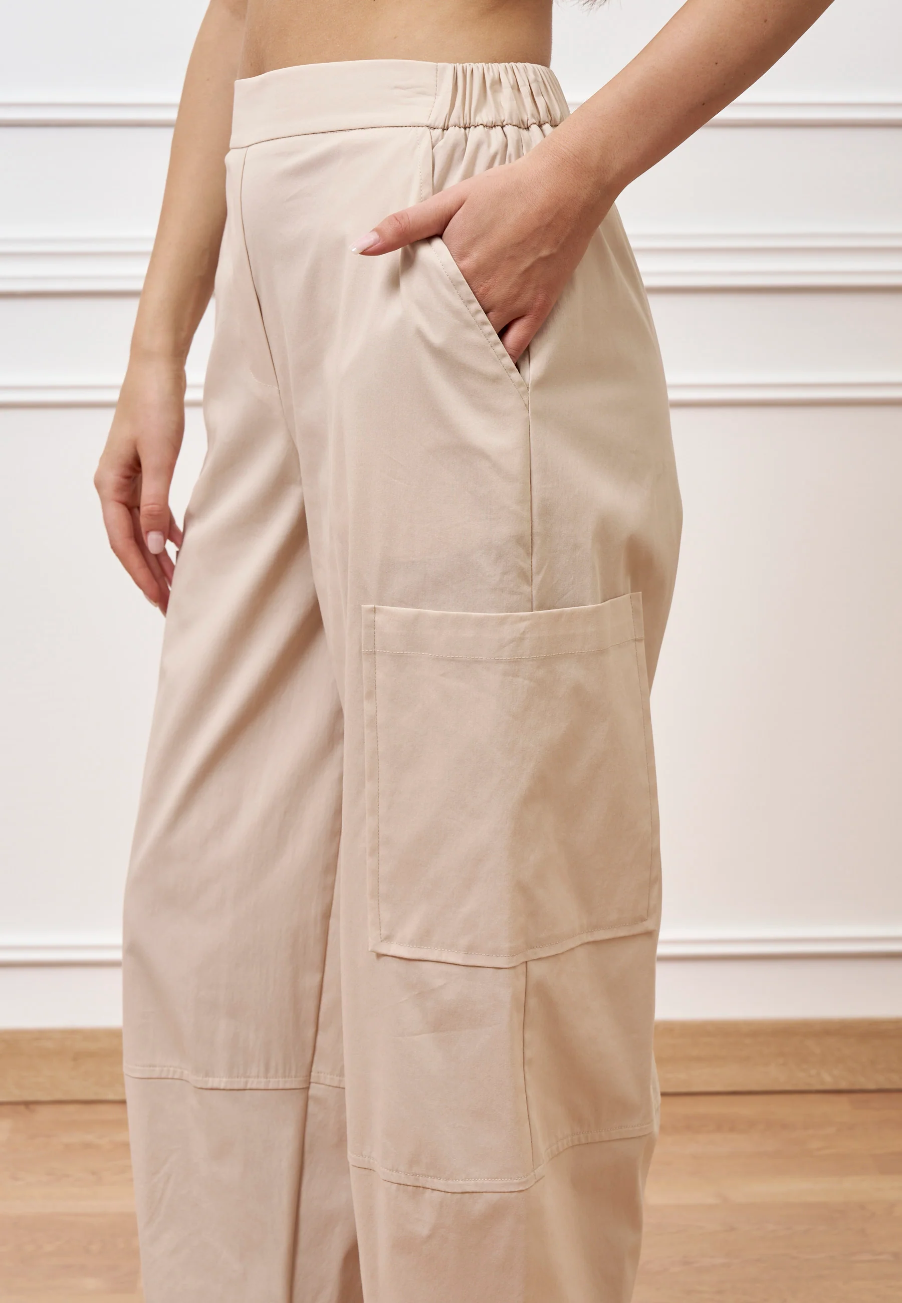 Pantalone ampio con tasconi - BEIGE - Image 4