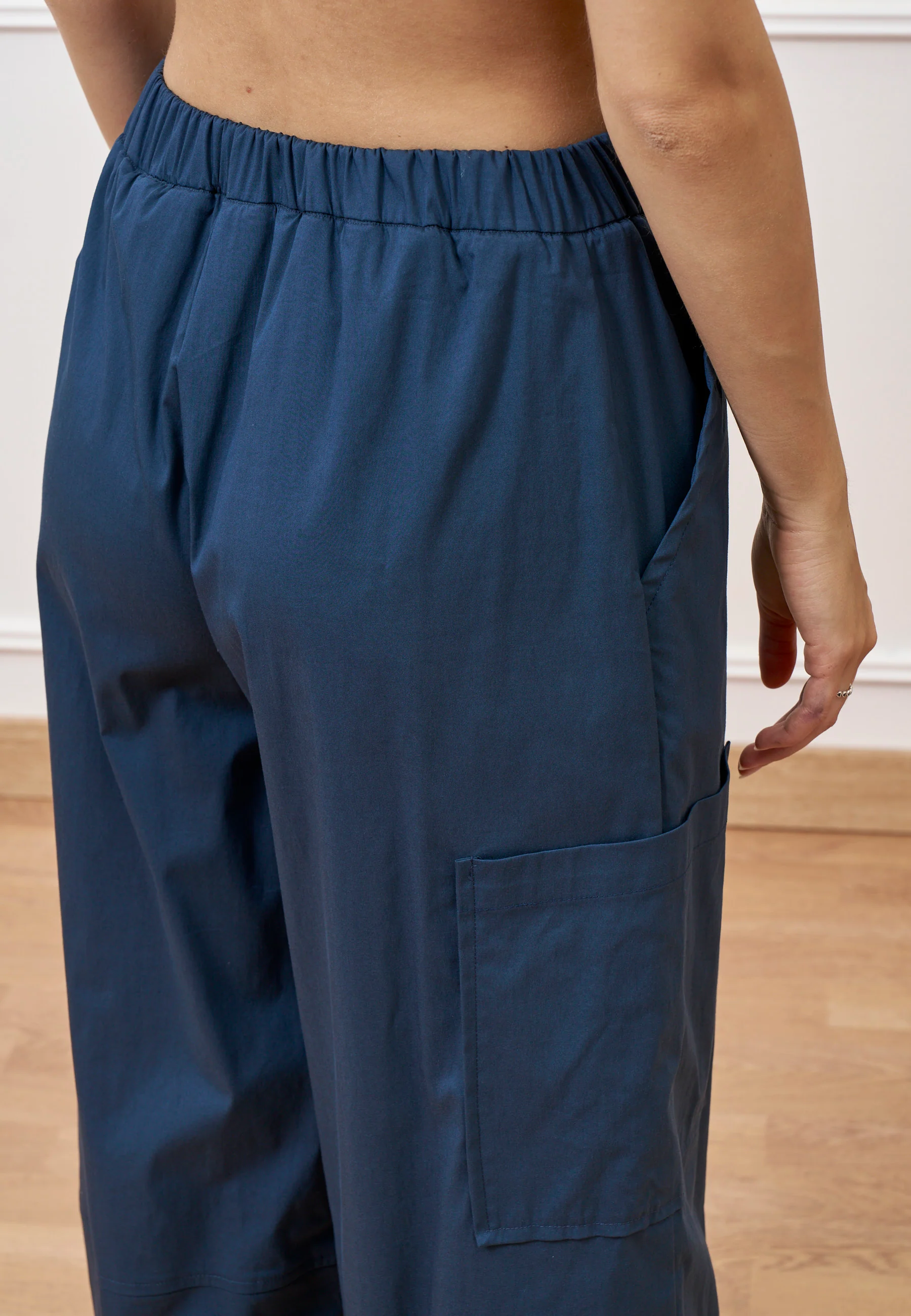 Pantalone ampio con tasconi - BLU - Image 4