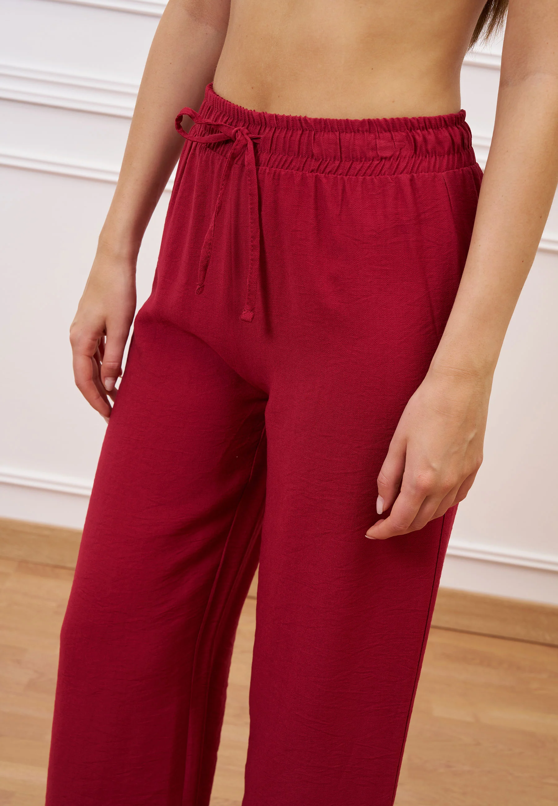 Pantalone ampio in viscosa - BORDEAUX - Image 5