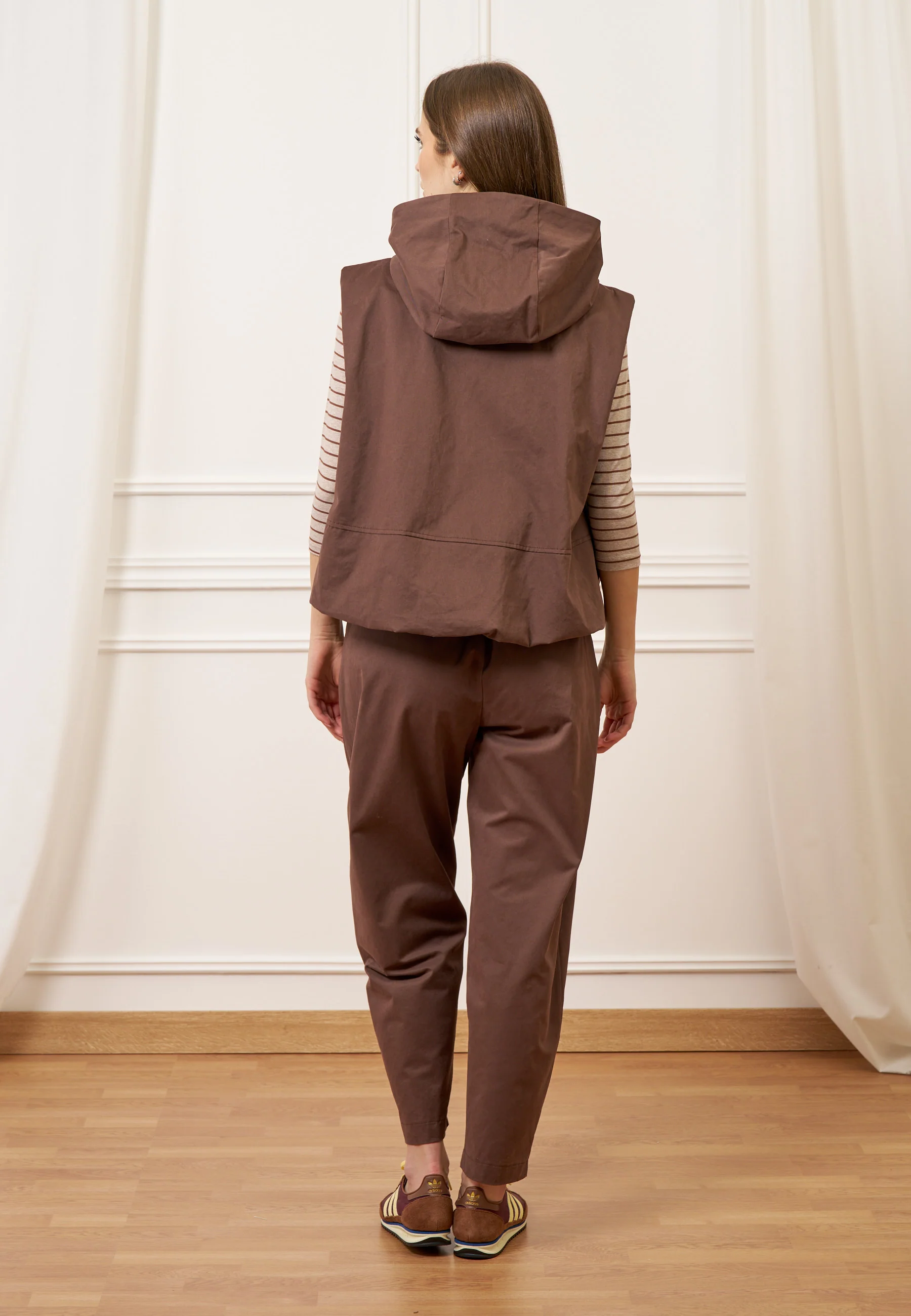 Pantalone balloon con pinces - MARRONE - Image 6