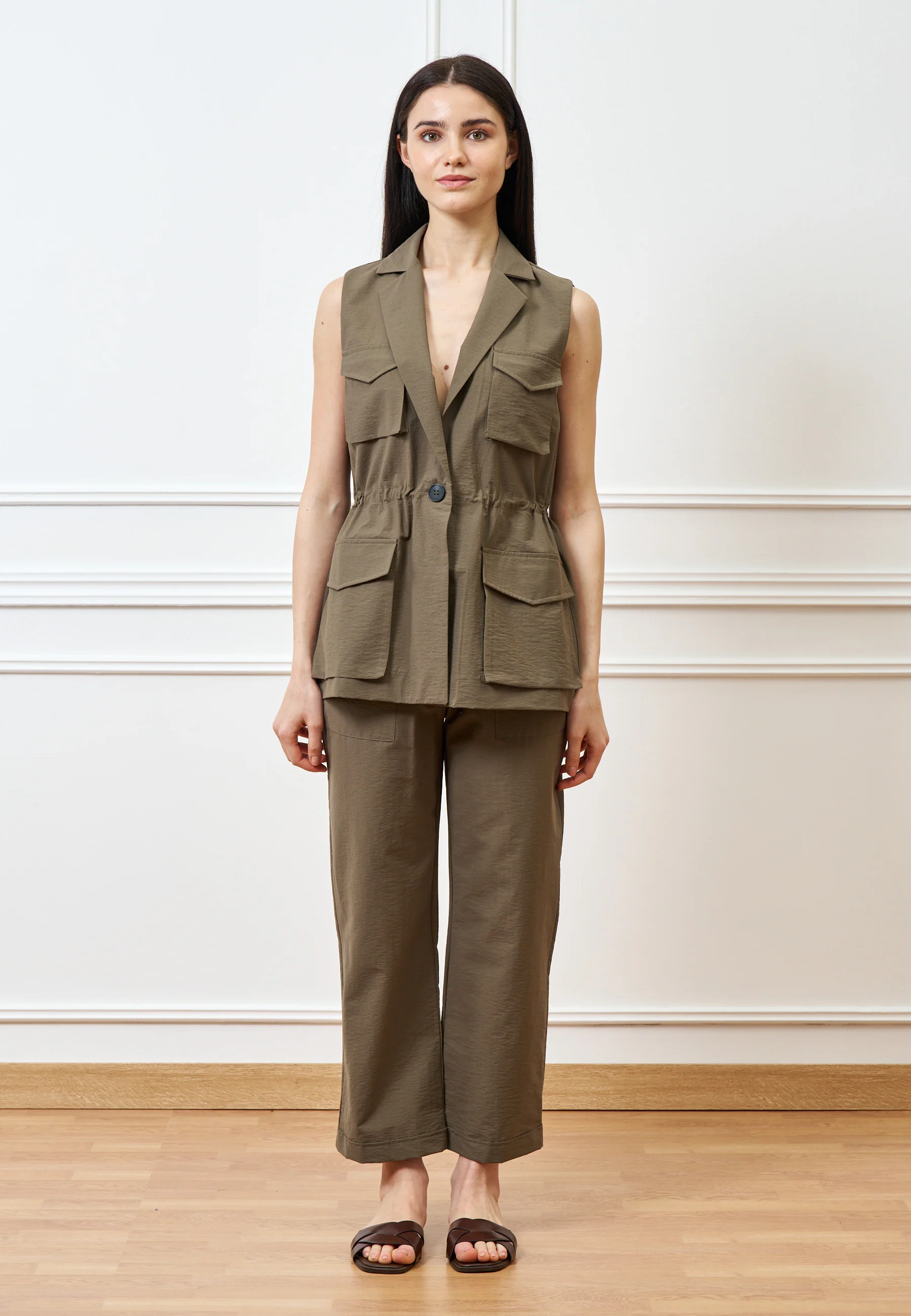 Pantalone con tasche applicate - MILITARE - Image 5