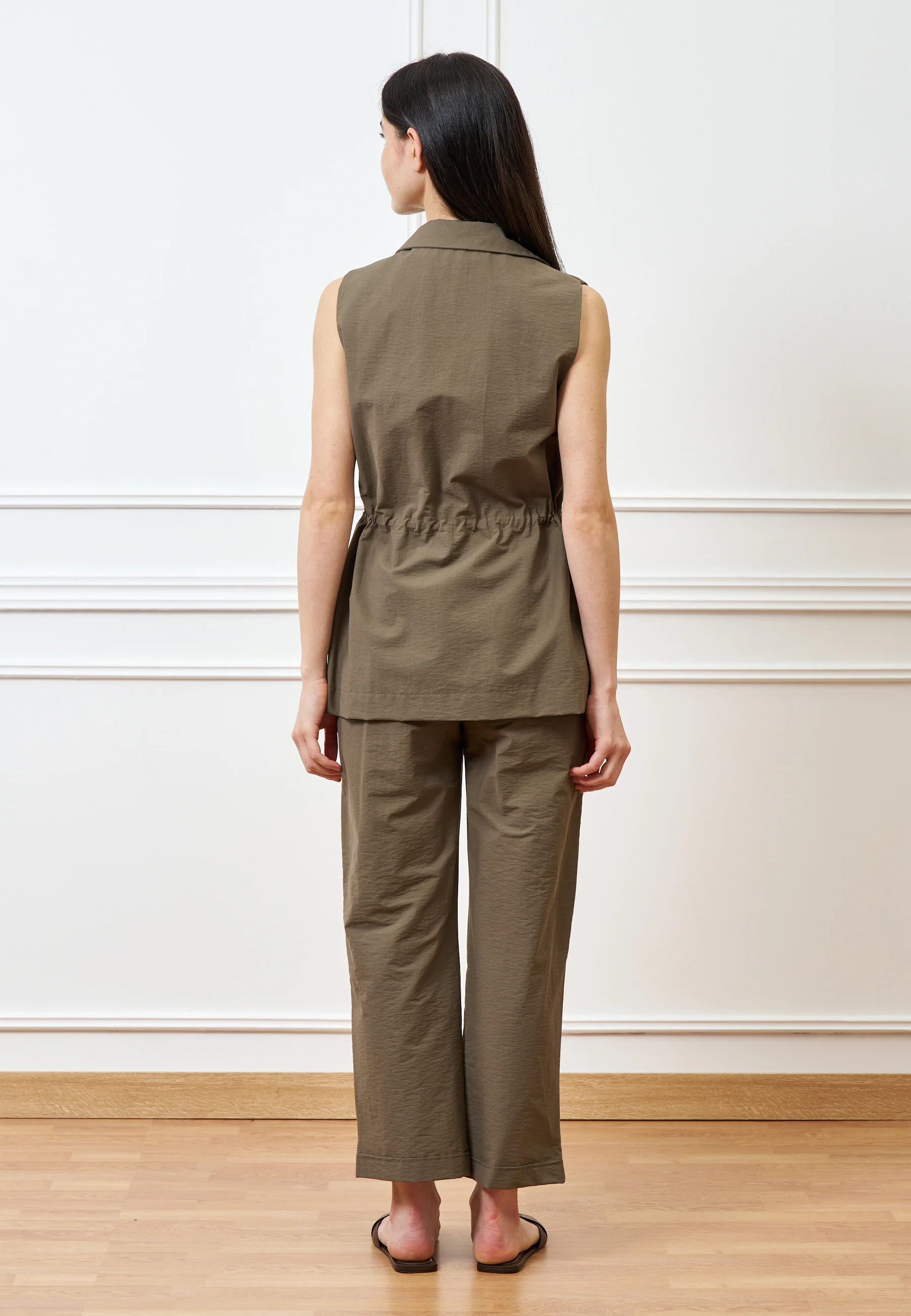 Pantalone con tasche applicate - MILITARE - Image 8