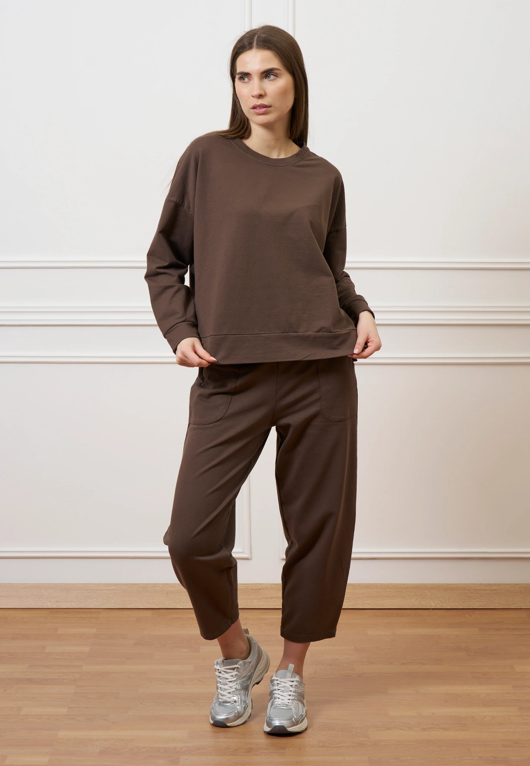 Pantalone mom fit in felpa - MARRONE - Image 8