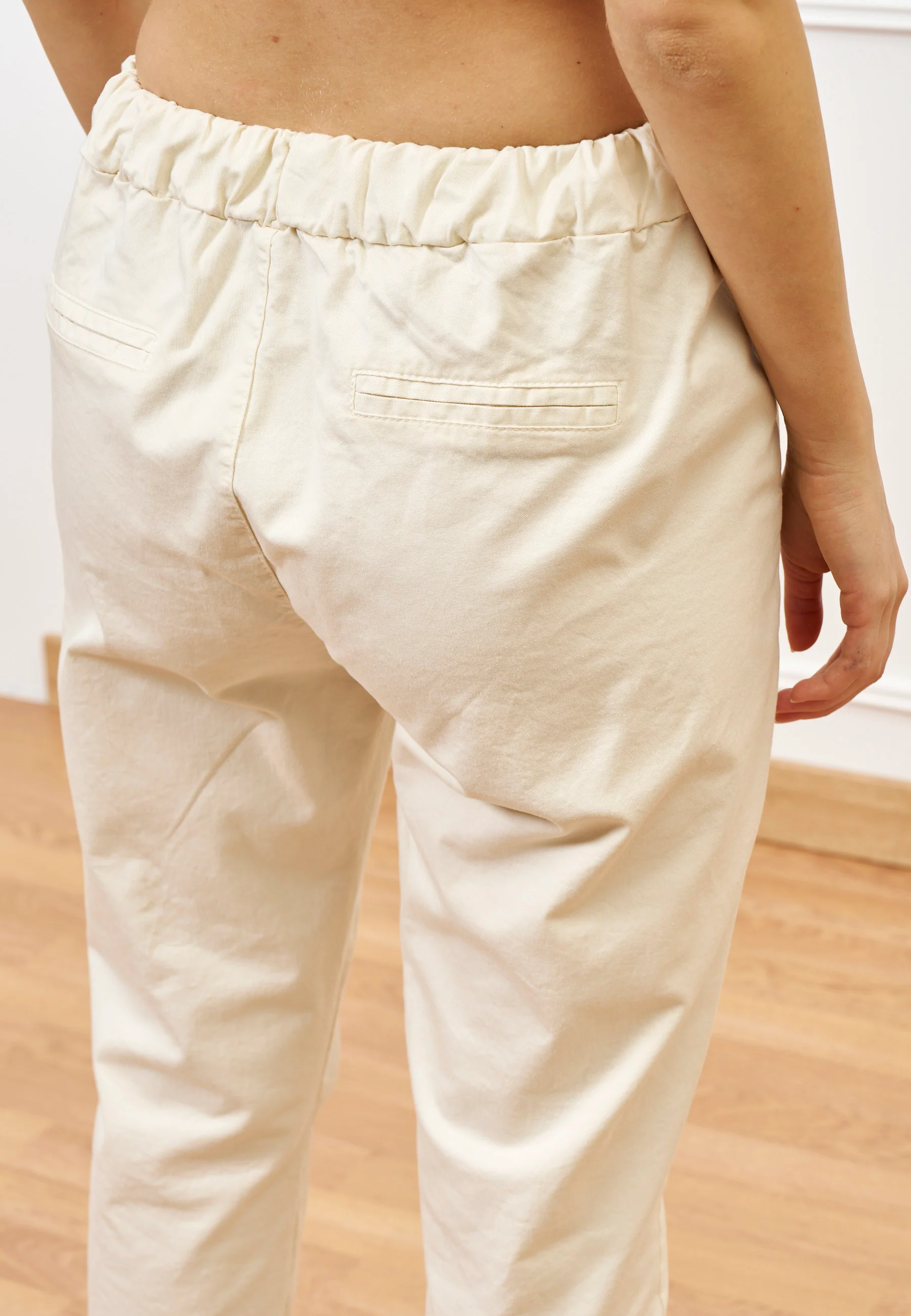 Pantalone sigaretta con elastico sul retro - AVORIO - Image 4