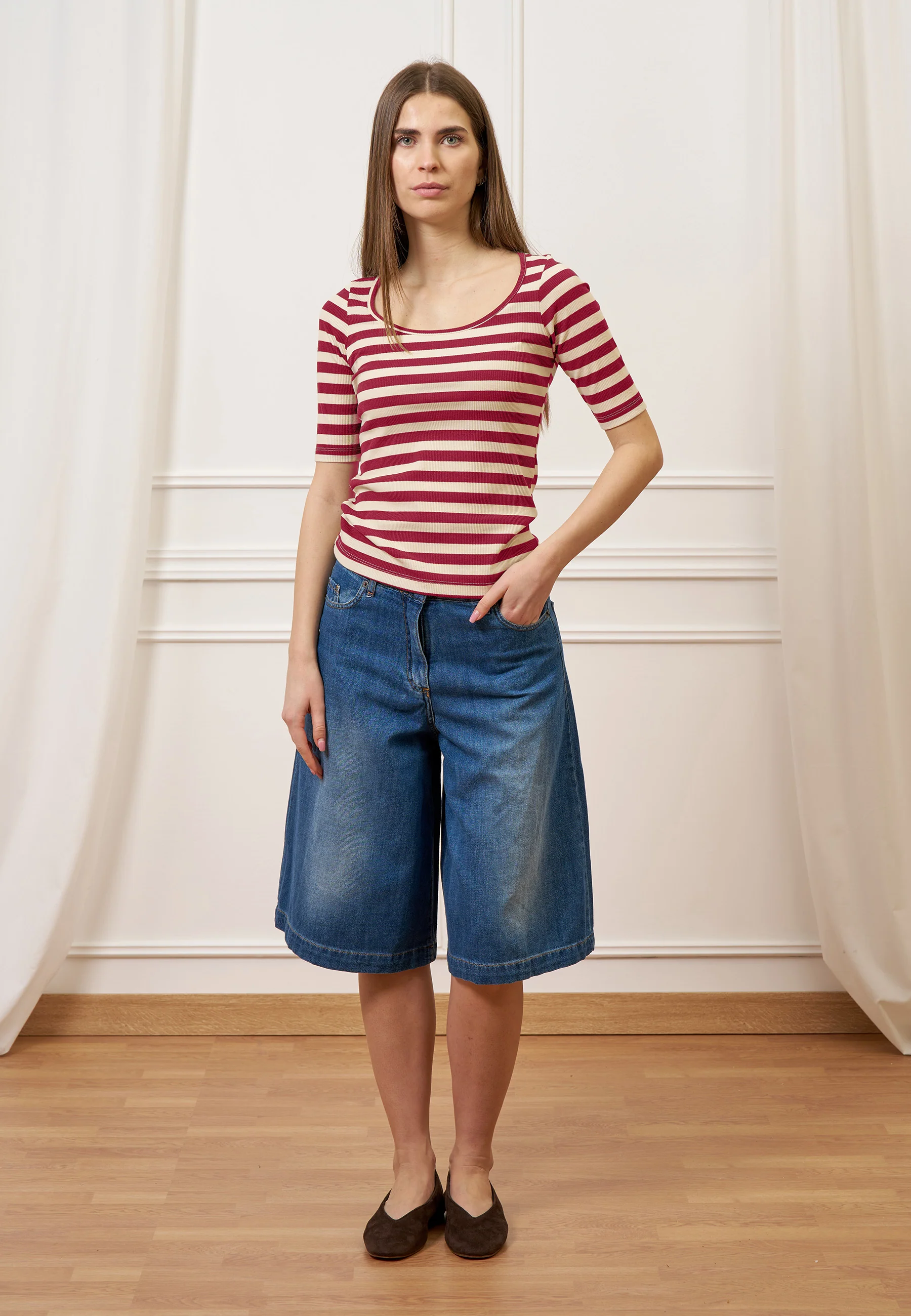 T-shirt a righe in costine stretch - BORDEAUX - Image 4