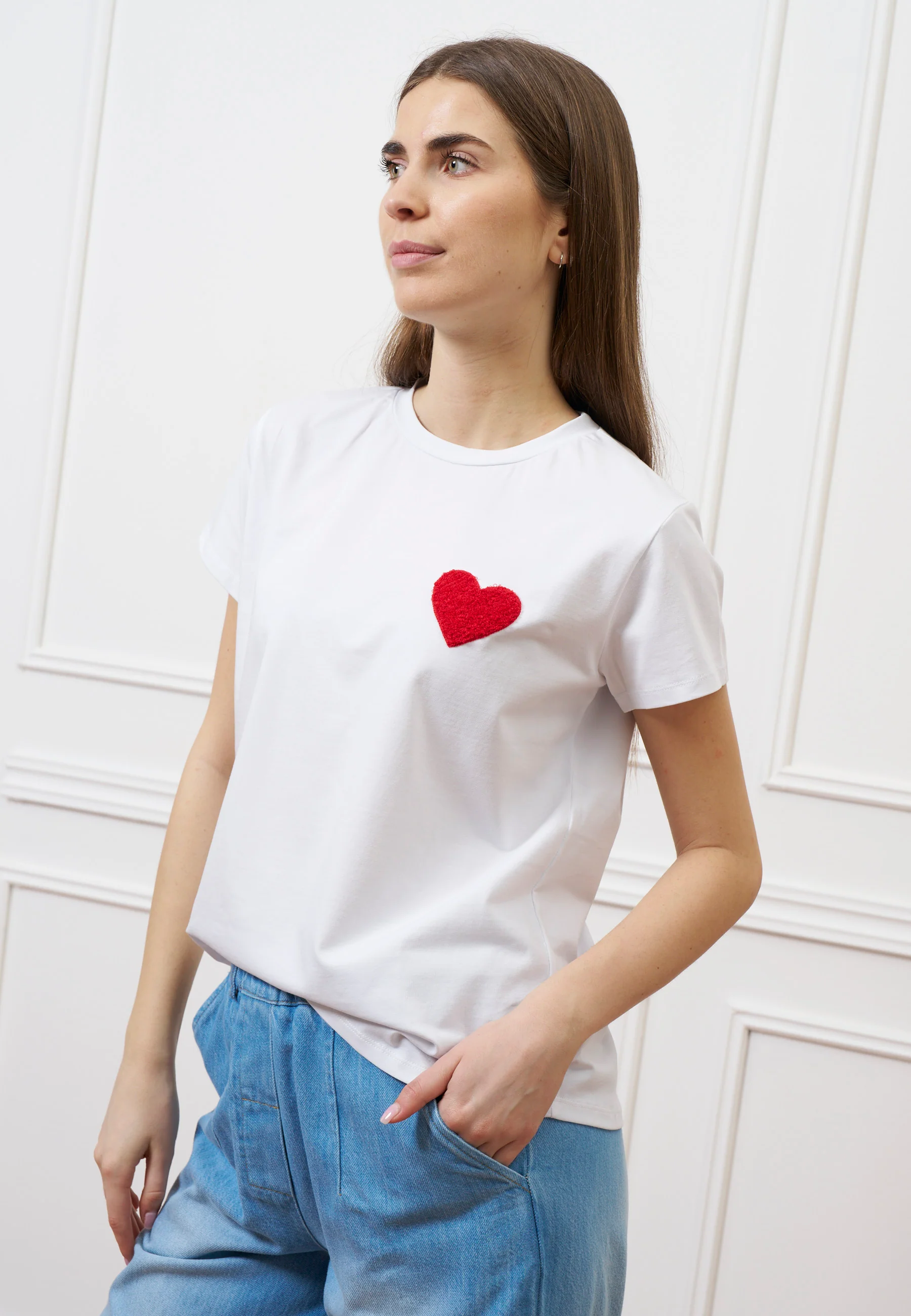 T-shirt con cuore ricamato - ROSSO - Image 3