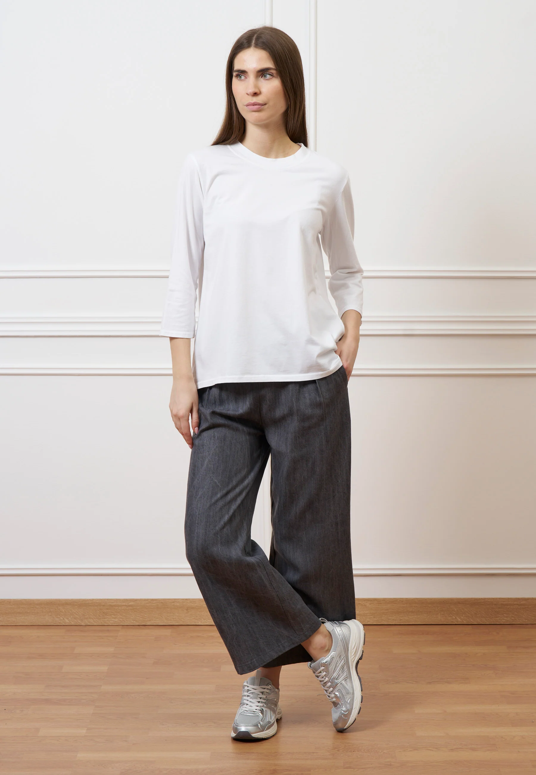 T-shirt con faldone sul retro - BIANCO - Image 3