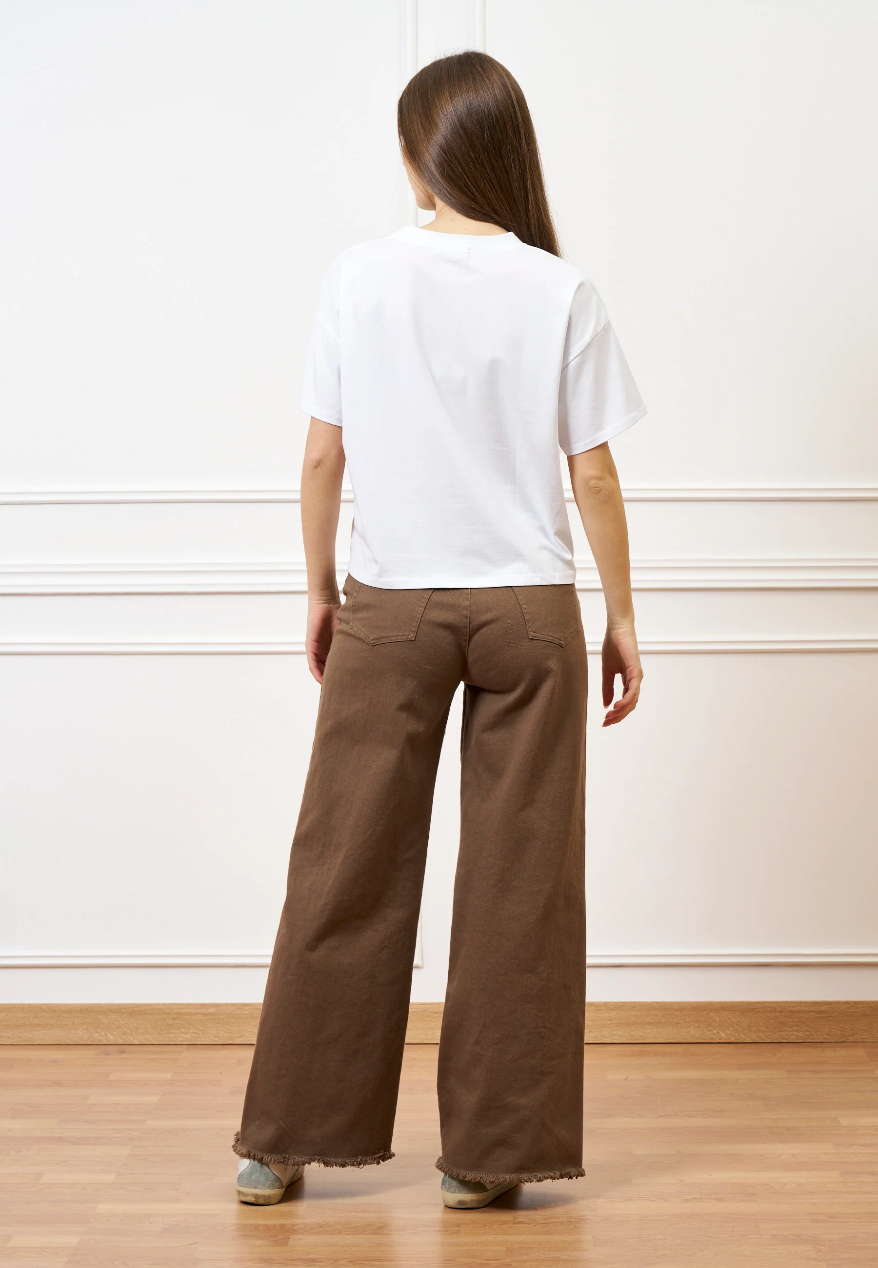 T-shirt con fiore rosso ricamato - BIANCO - Image 4