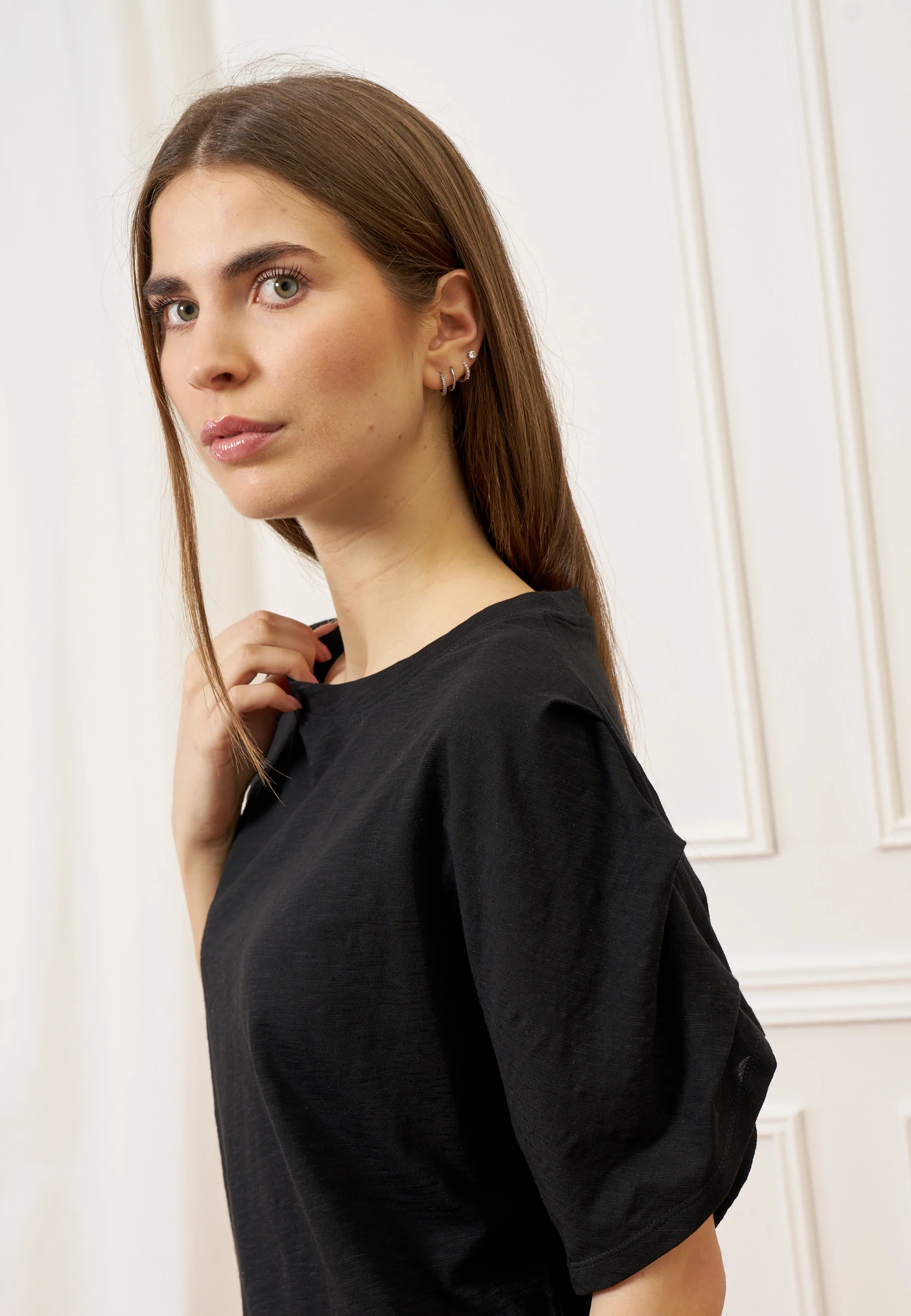 T-shirt con pieghe maniche - NERO - Image 3