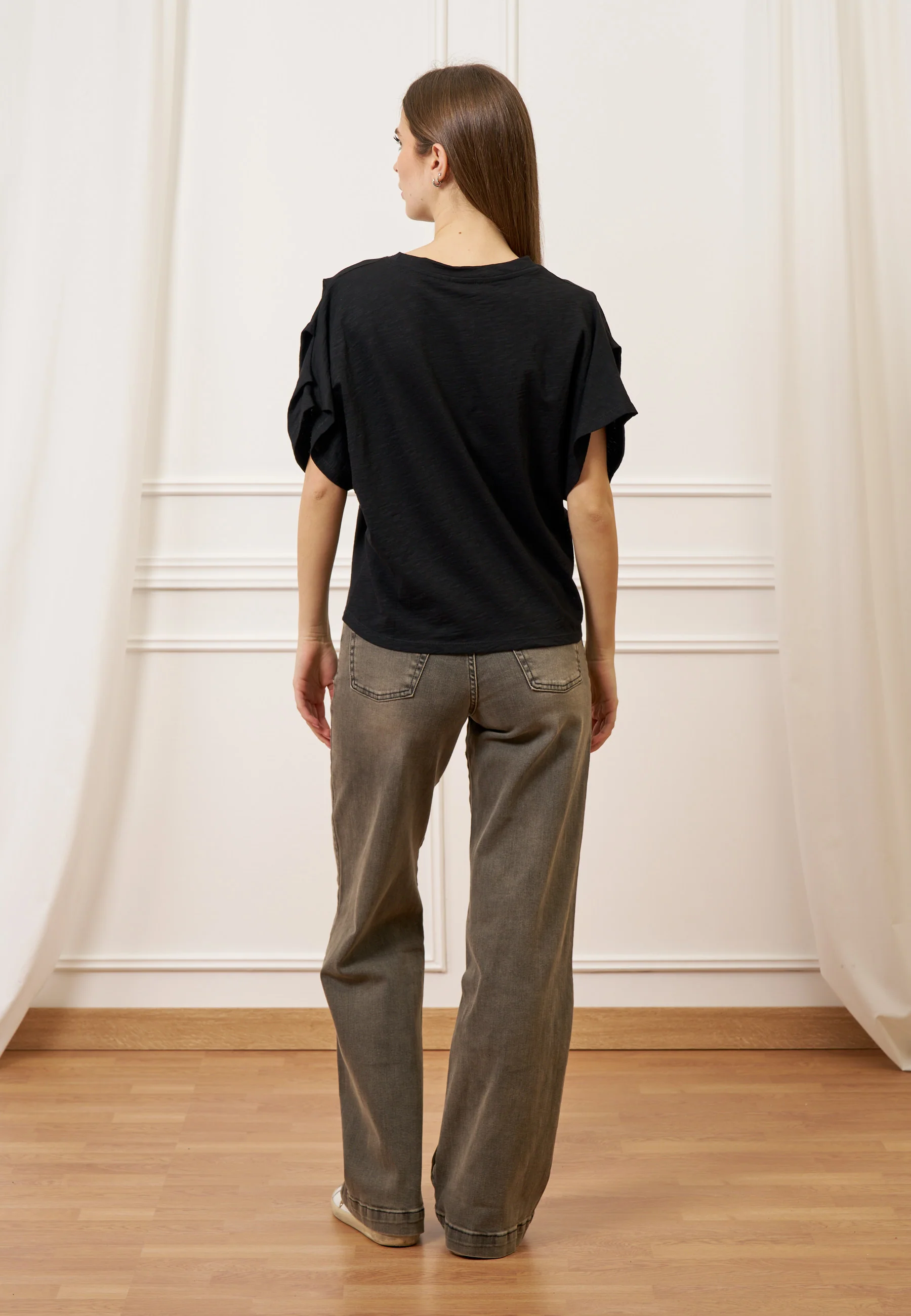 T-shirt con pieghe maniche - NERO - Image 5