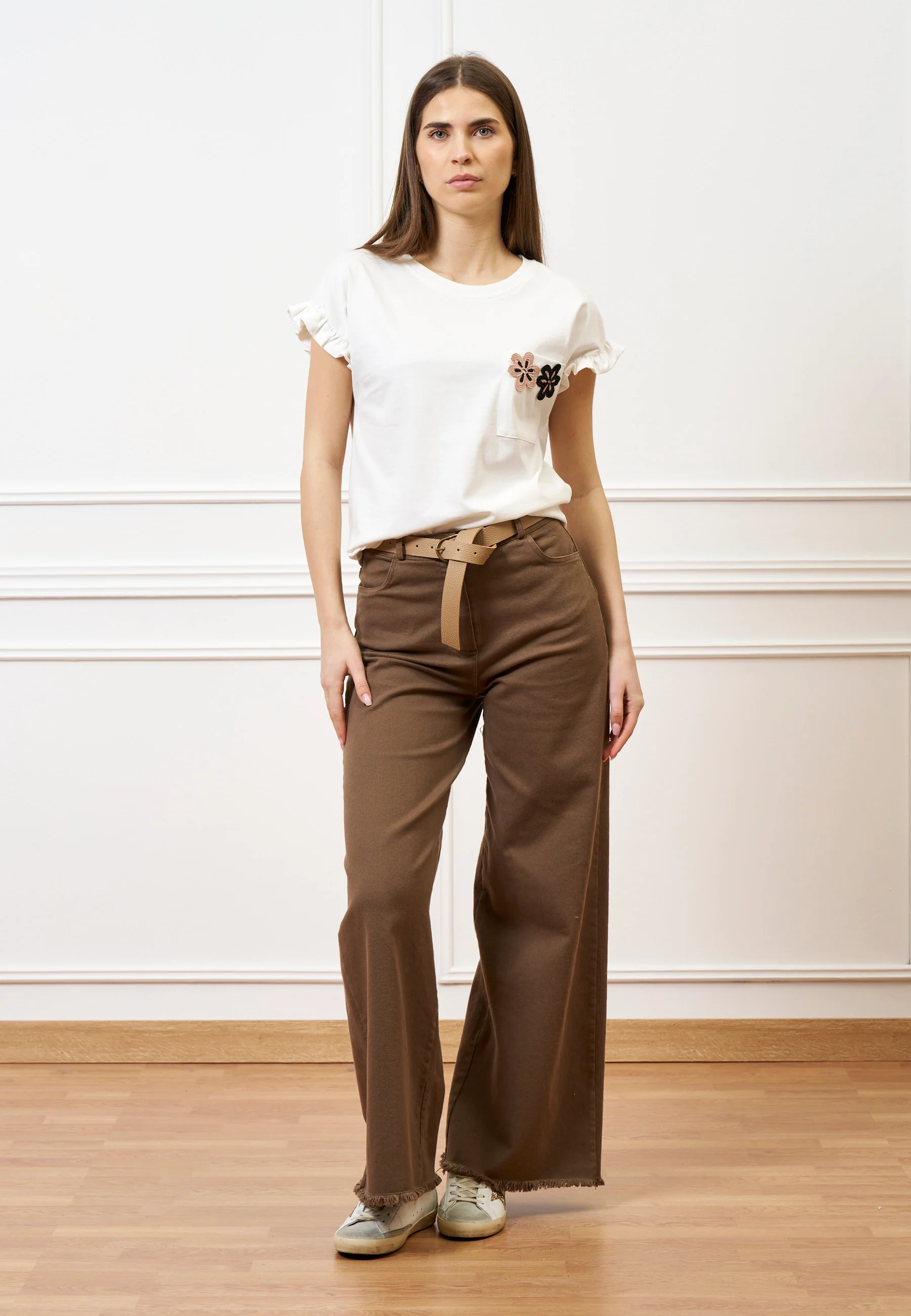 T-shirt con rouches e applicazione - AVORIO - Image 3