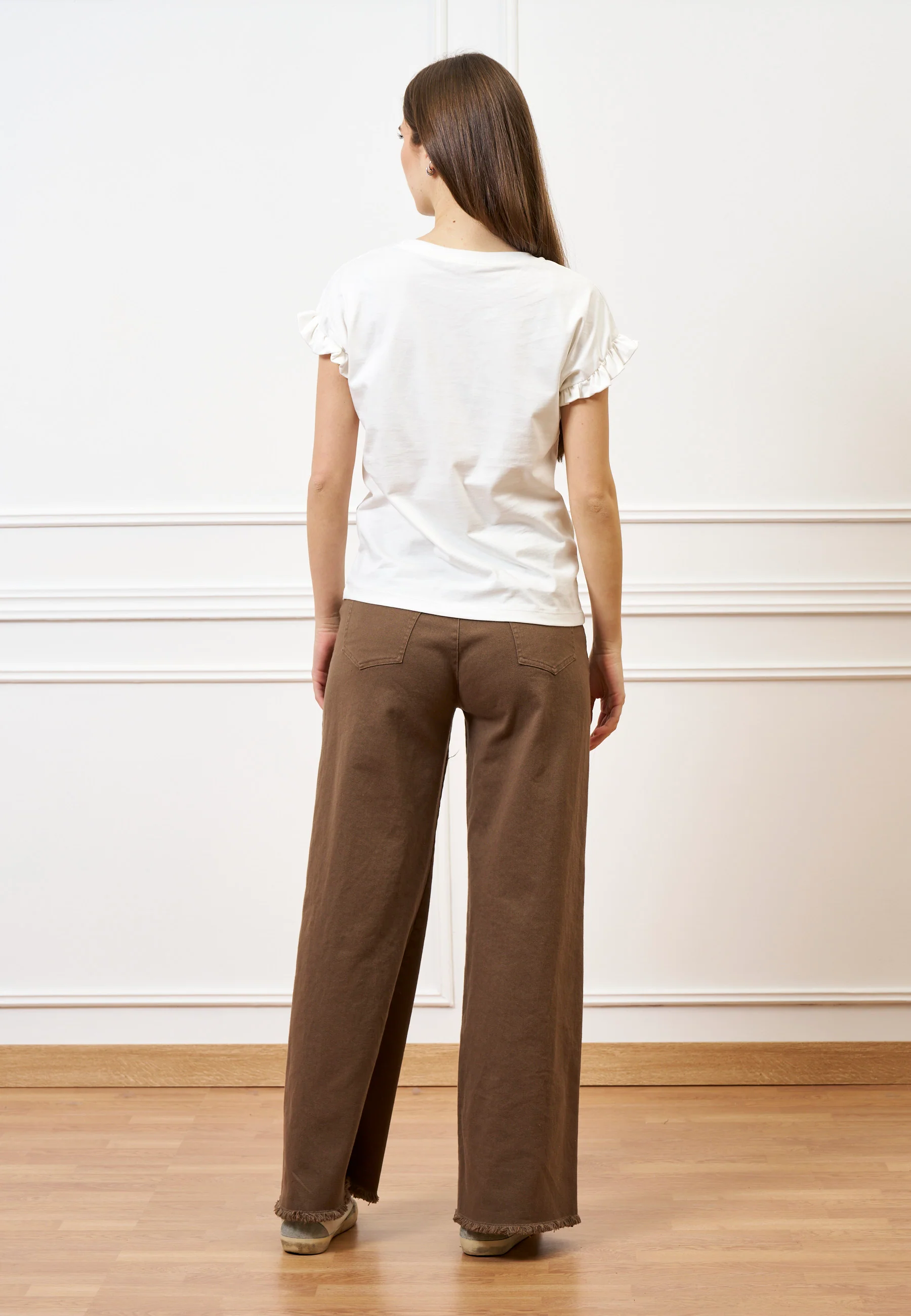 T-shirt con rouches e applicazione - AVORIO - Image 4
