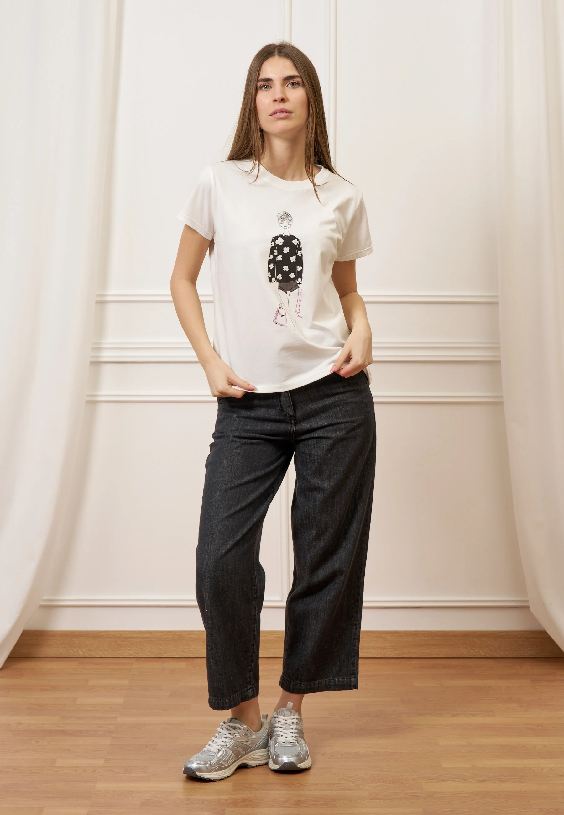 T-shirt con stampa donna fiori - AVORIO - Image 4