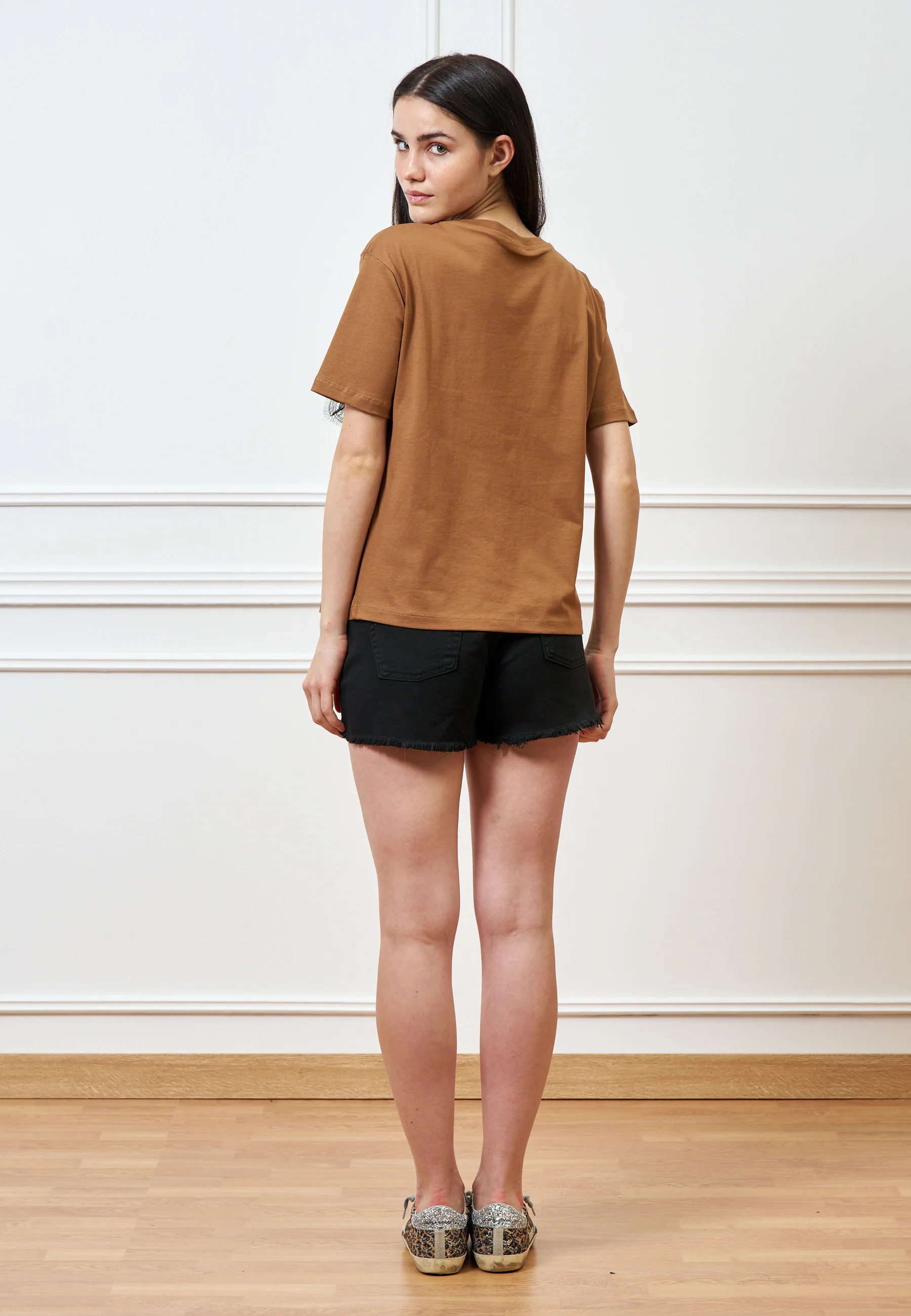 T-shirt con taschino bordo in pizzo - TABACCO - Image 3