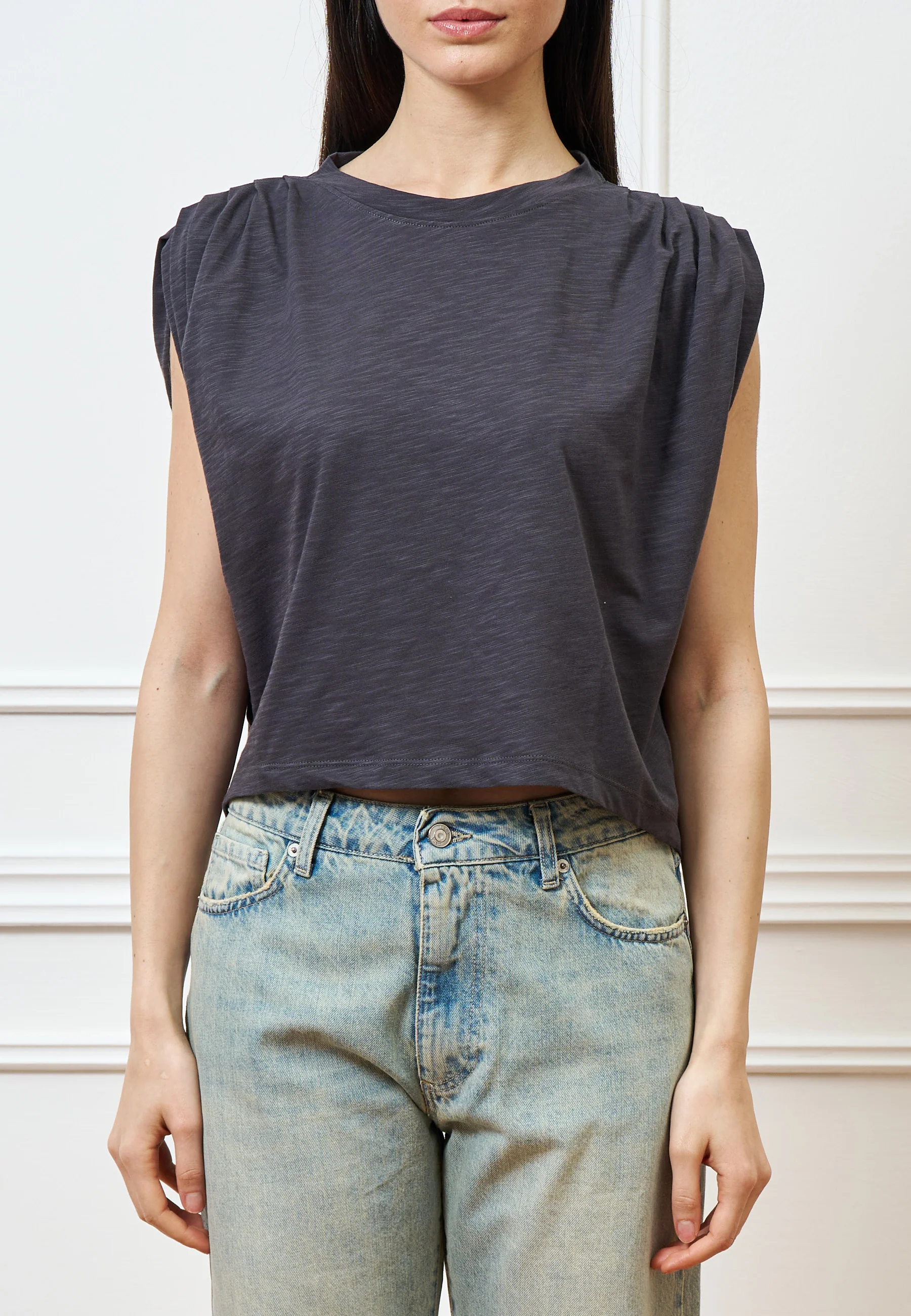 T-shirt crop con spalle arricciate - GRIGIO SCURO - Image 3