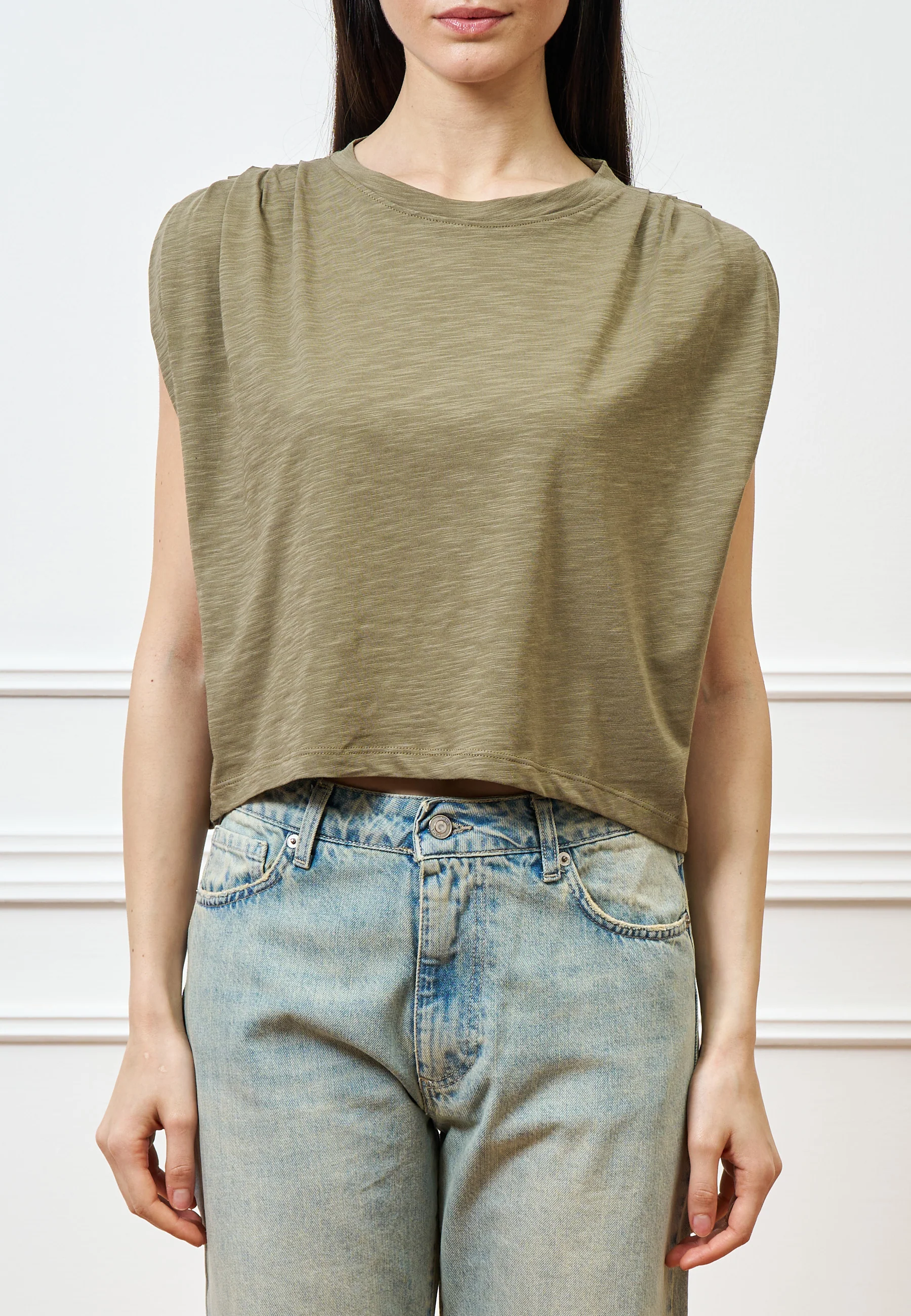 T-shirt crop con spalle arricciate - SALVIA - Image 2