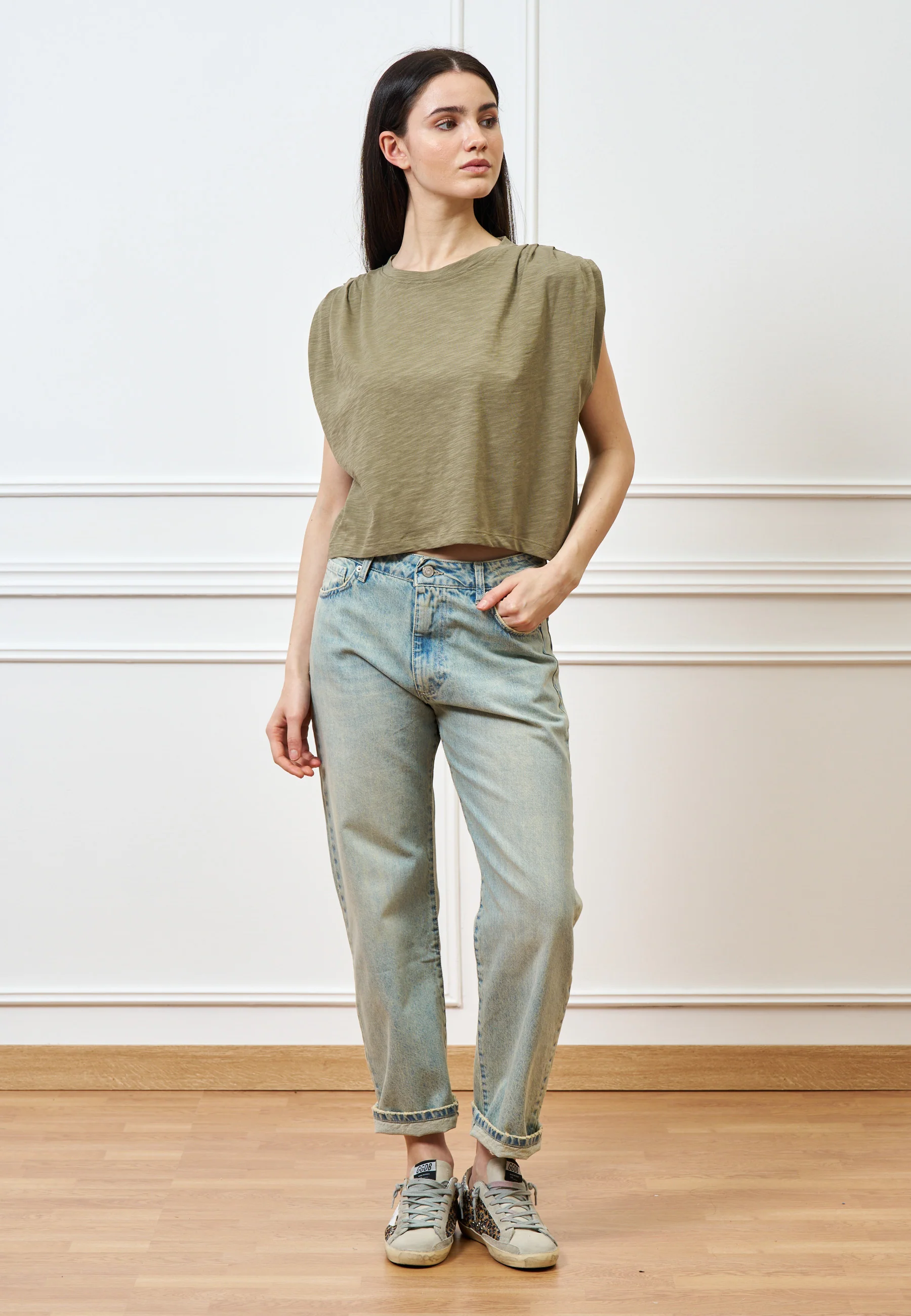 T-shirt crop con spalle arricciate - SALVIA - Image 5