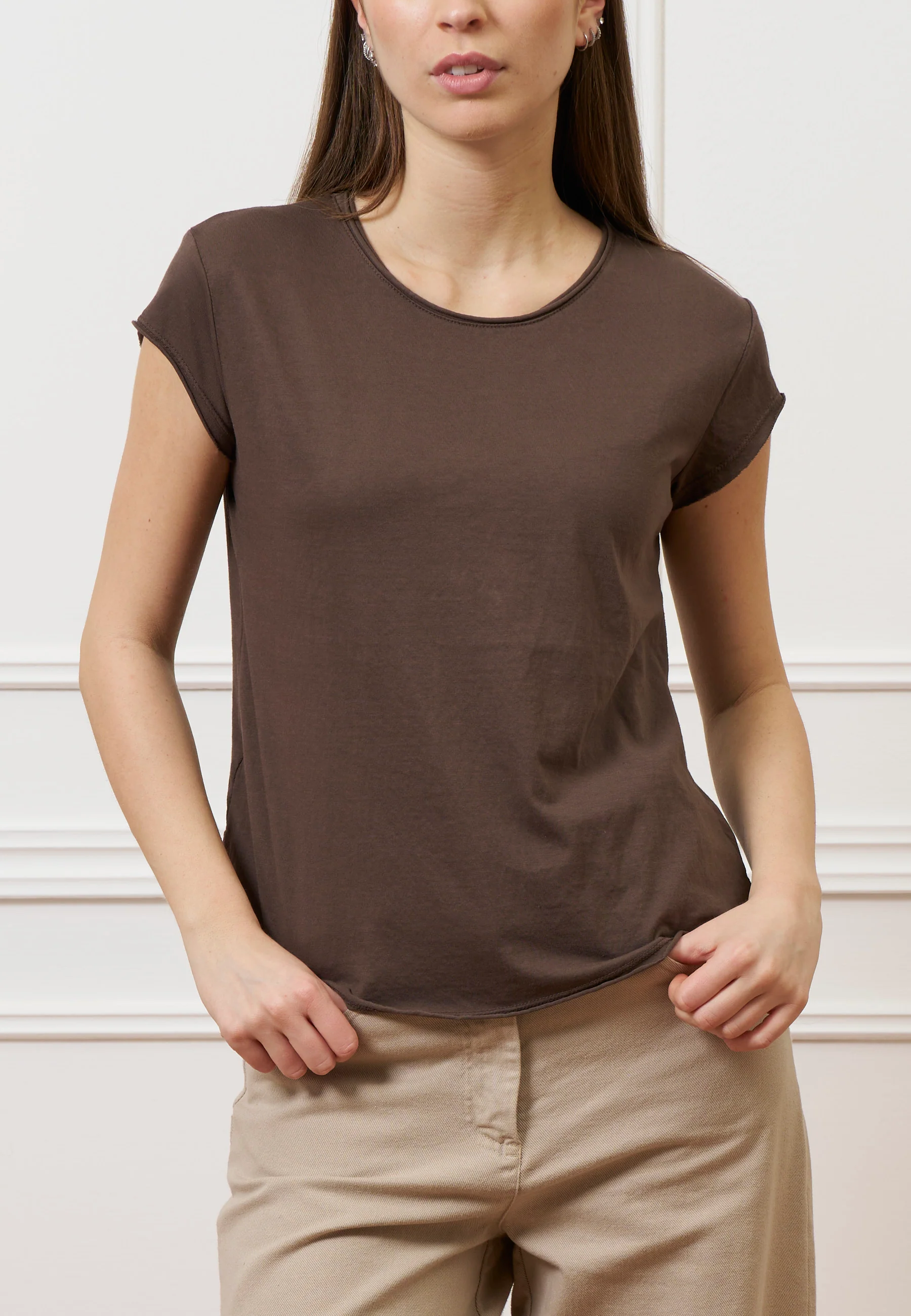T-shirt mezza manica taglio vivo - MARRONE - Image 4